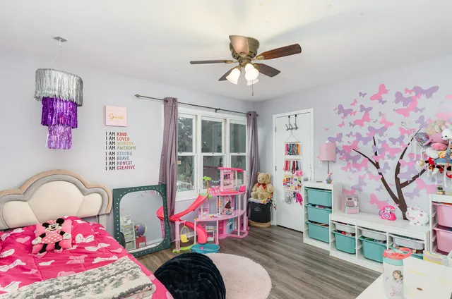 $425,000 | 6032 South Lake Shore Drive, Cary, IL 60013