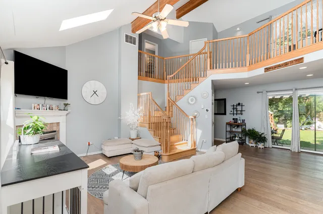 $425,000 | 6032 South Lake Shore Drive, Cary, IL 60013