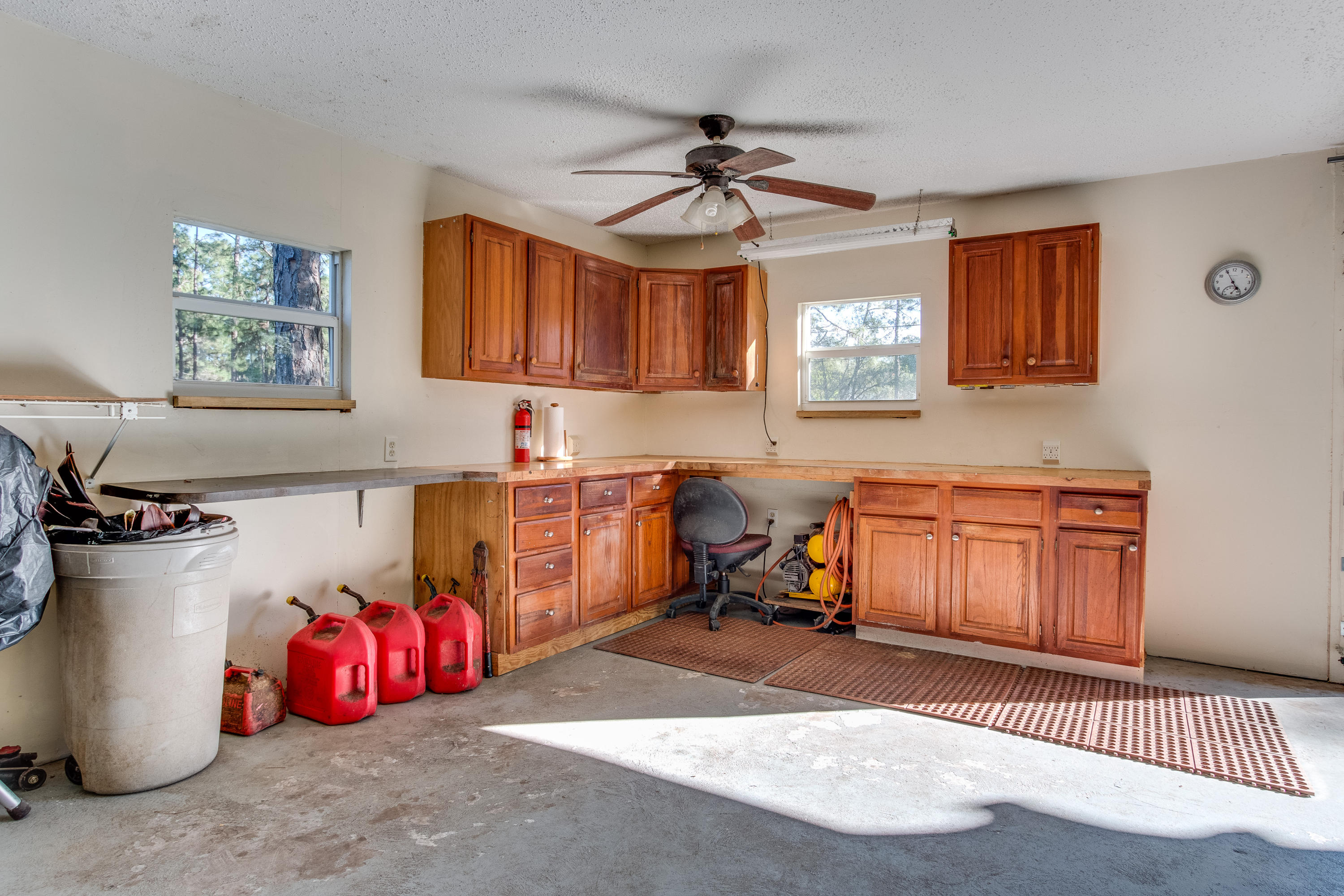 13281 165th Road North Jupiter, FL 33478 - Photo 23 of 28 Workshop in a detached garage
