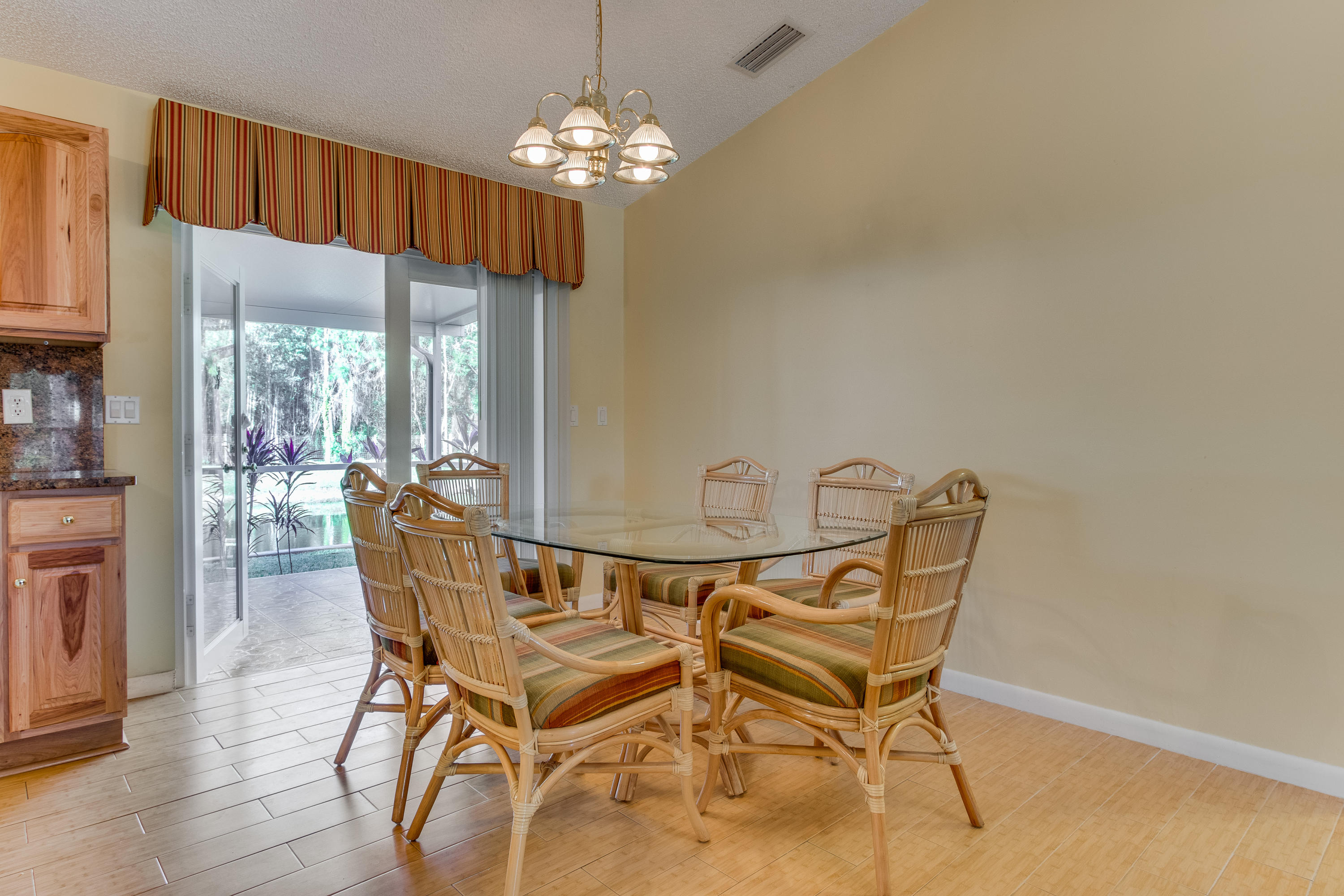 13281 165th Road North Jupiter, FL 33478 - Photo 8 of 28 Dining room