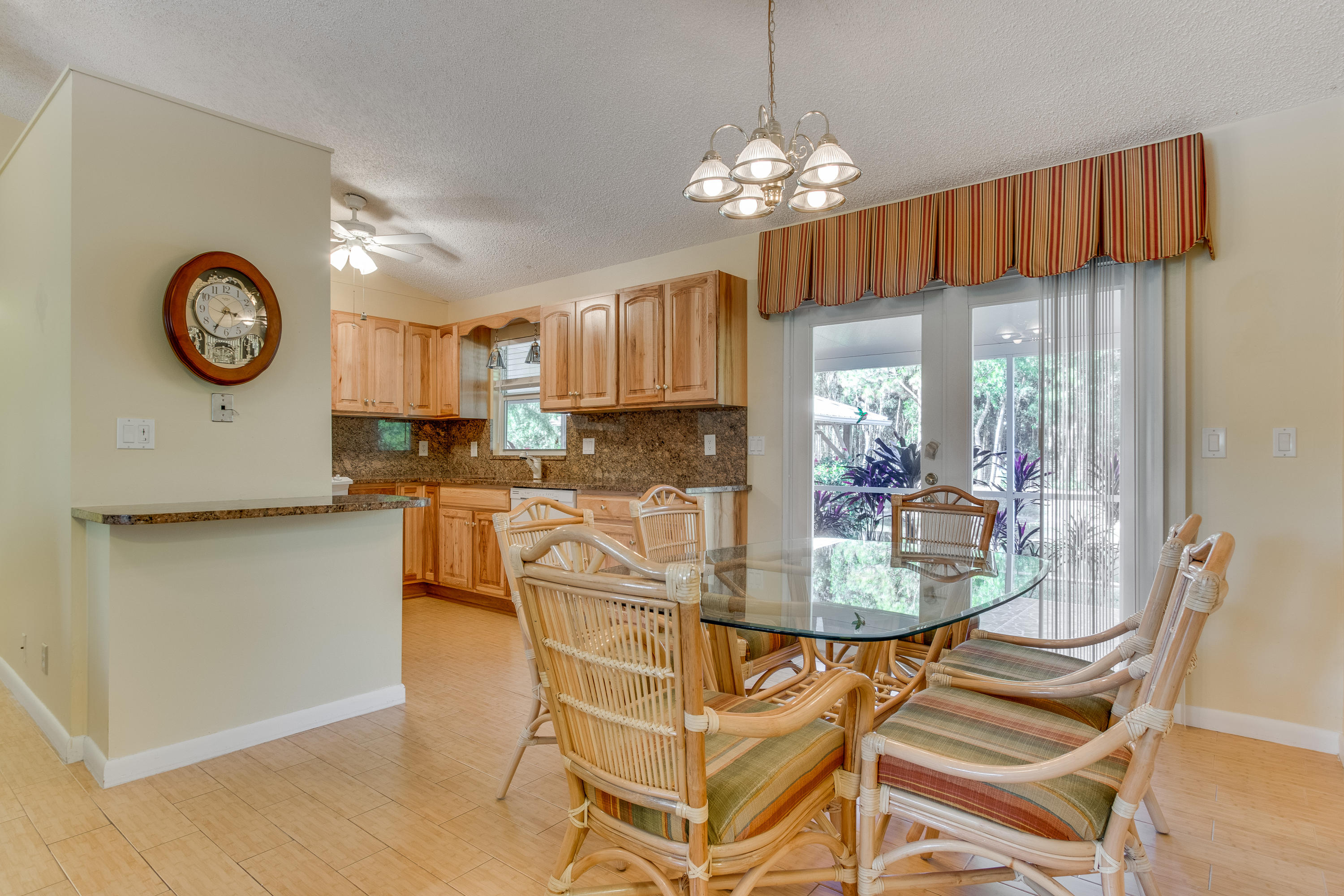 13281 165th Road North Jupiter, FL 33478 - Photo 9 of 28 Kitchen/dining area