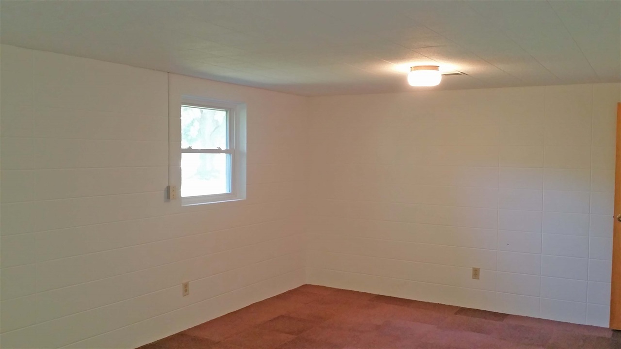 11100 Edison Road Osceola, IN 46561 - Photo 4 of 23 Gallery Image 4