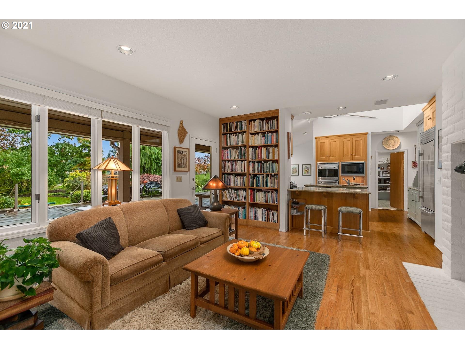 23300 Southwest Newland Road Wilsonville, OR 97070 - Photo 11 of 32 Gallery Image 11