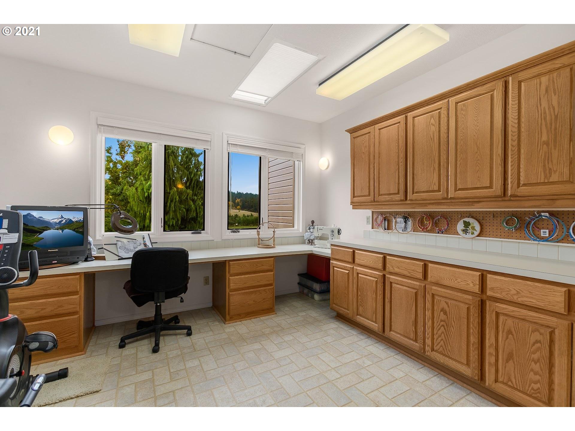 23300 Southwest Newland Road Wilsonville, OR 97070 - Photo 16 of 32 Gallery Image 16