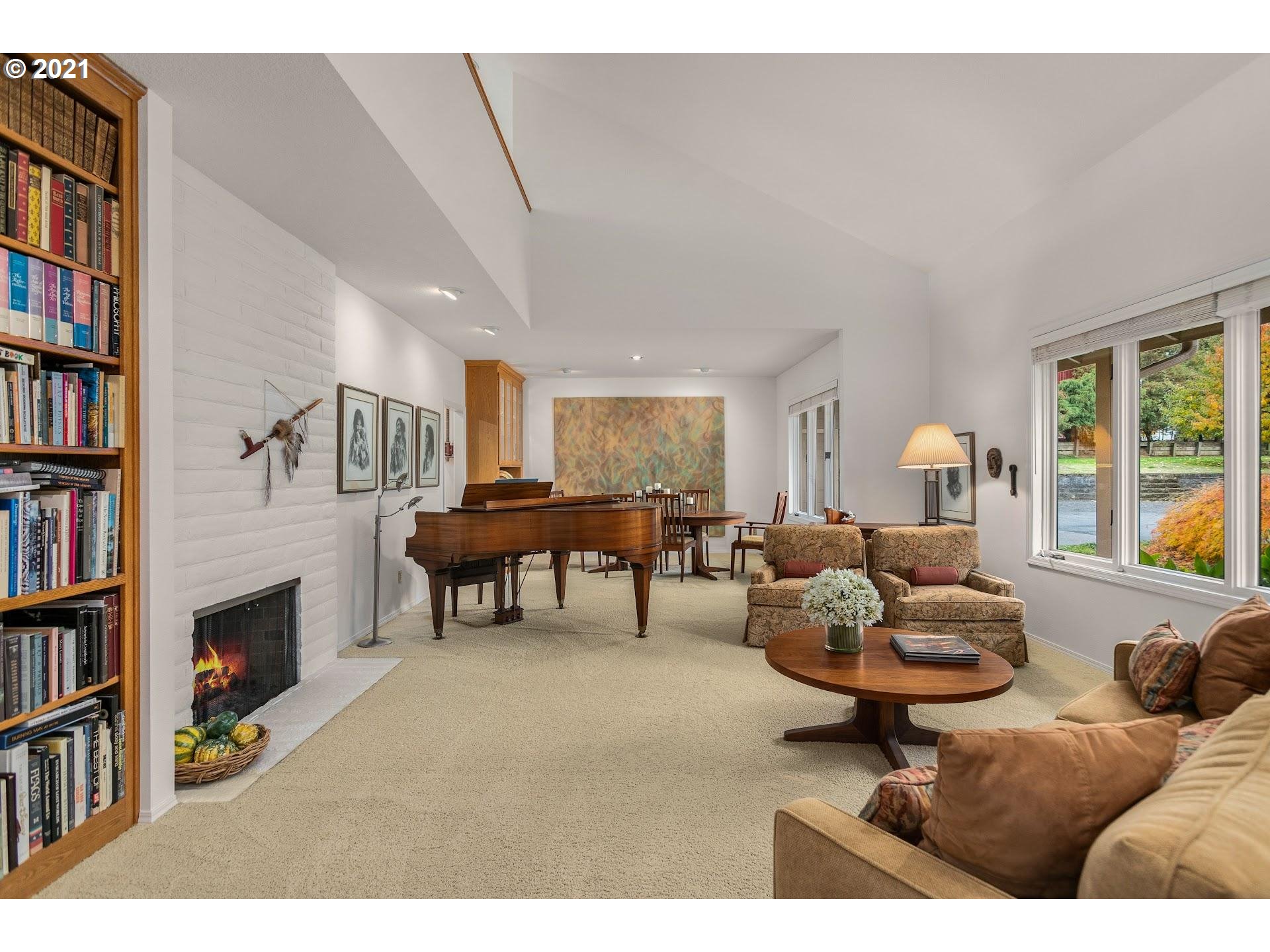 23300 Southwest Newland Road Wilsonville, OR 97070 - Photo 3 of 32 Gallery Image 3