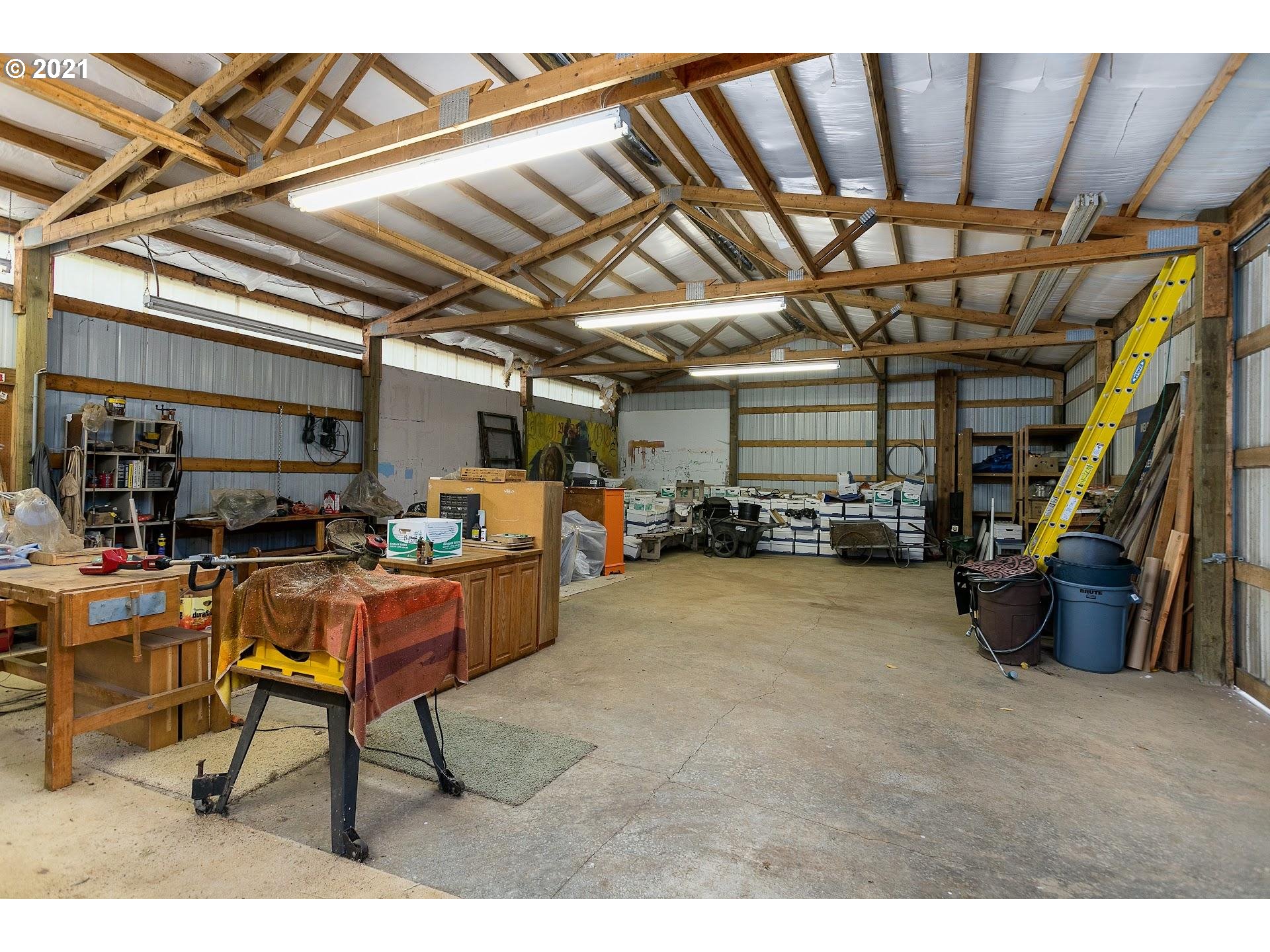 23300 Southwest Newland Road Wilsonville, OR 97070 - Photo 31 of 32 Gallery Image 31