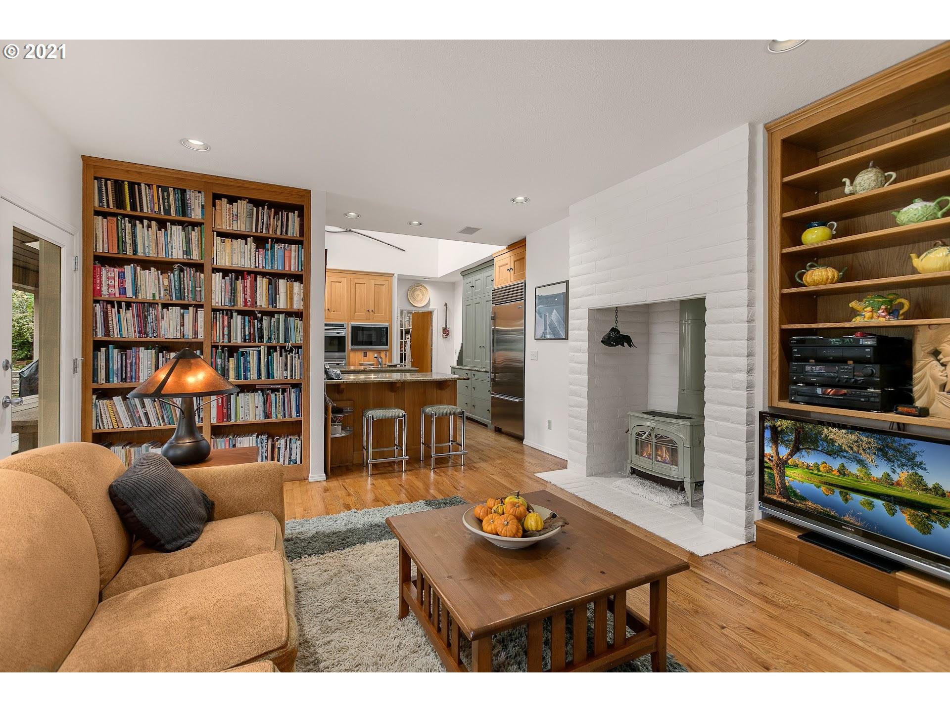 23300 Southwest Newland Road Wilsonville, OR 97070 - Photo 10 of 32 Gallery Image 10