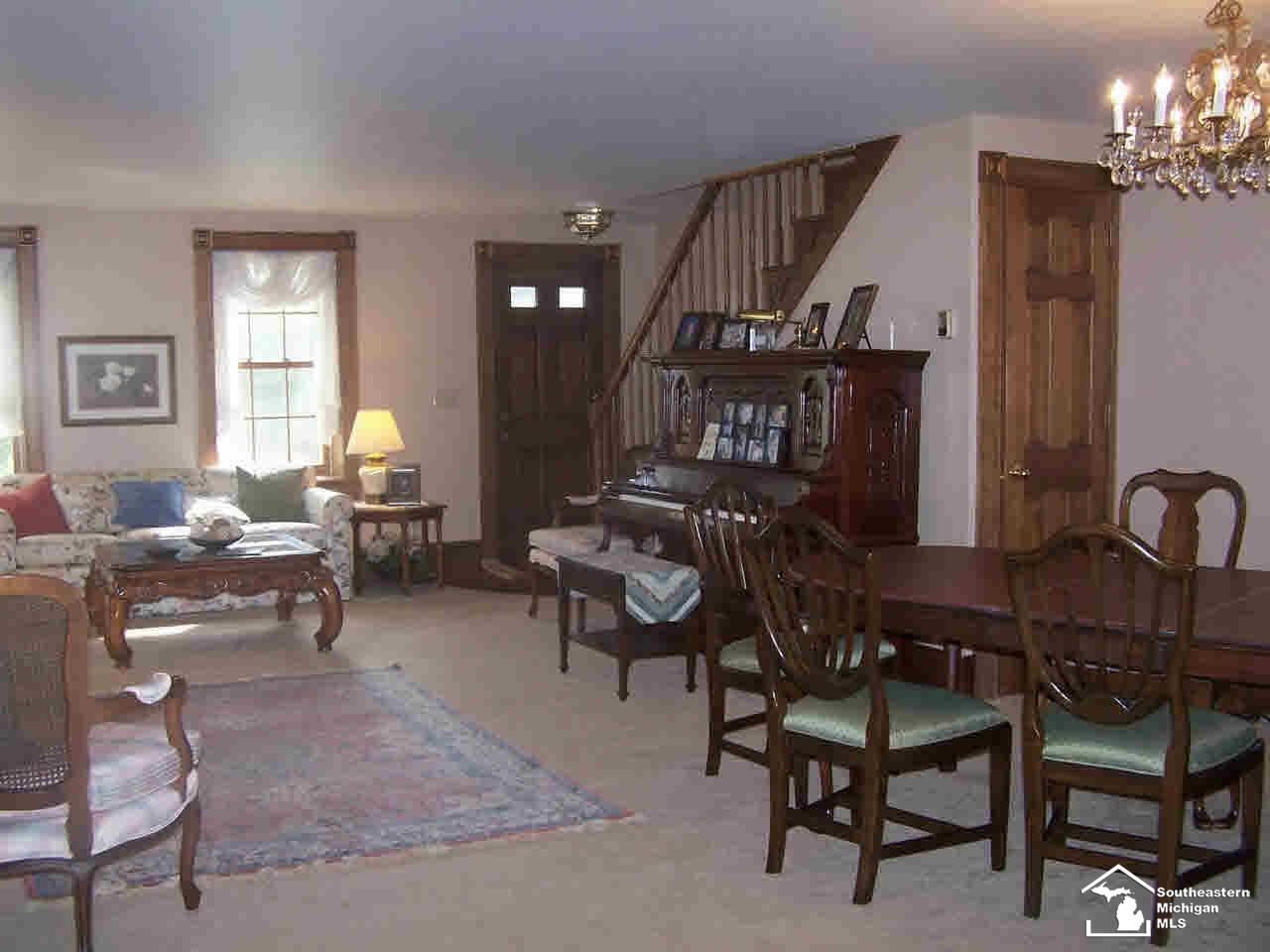 1816 Stewart Road Monroe, MI 48162 - Photo 21 of 24 living room