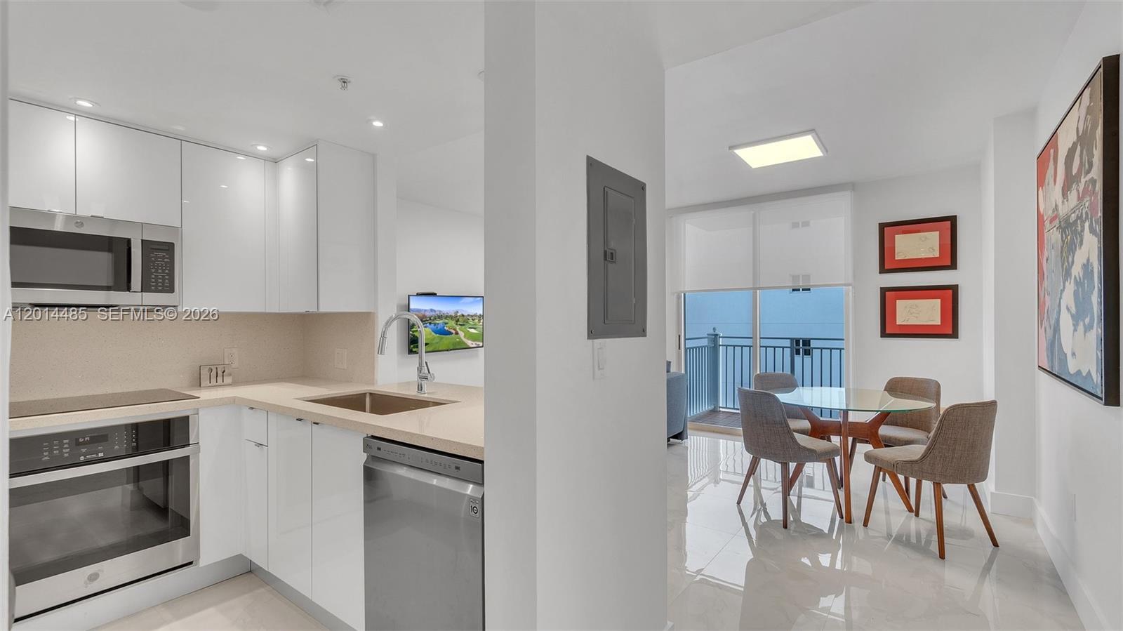 185 Southeast 14th Terrace, Unit 1801 Miami, FL 33131 - Photo 4 of 17