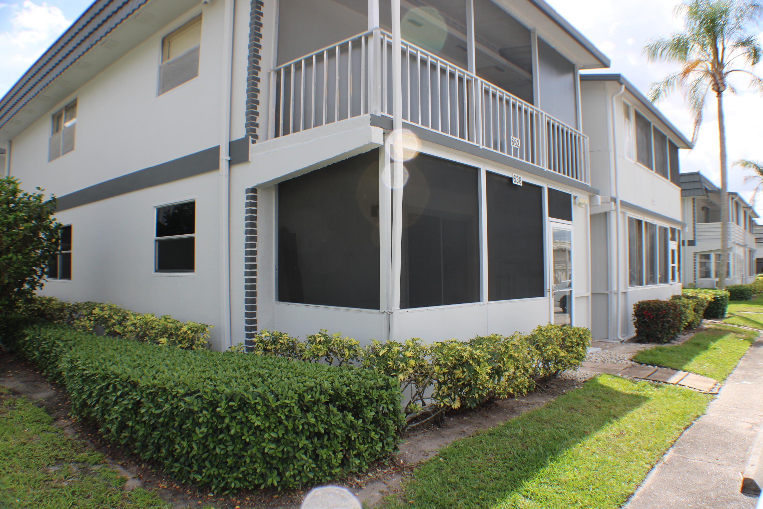 638 Saxony Place Delray Beach, FL 33446 - Photo 3 of 10 IMG_0190