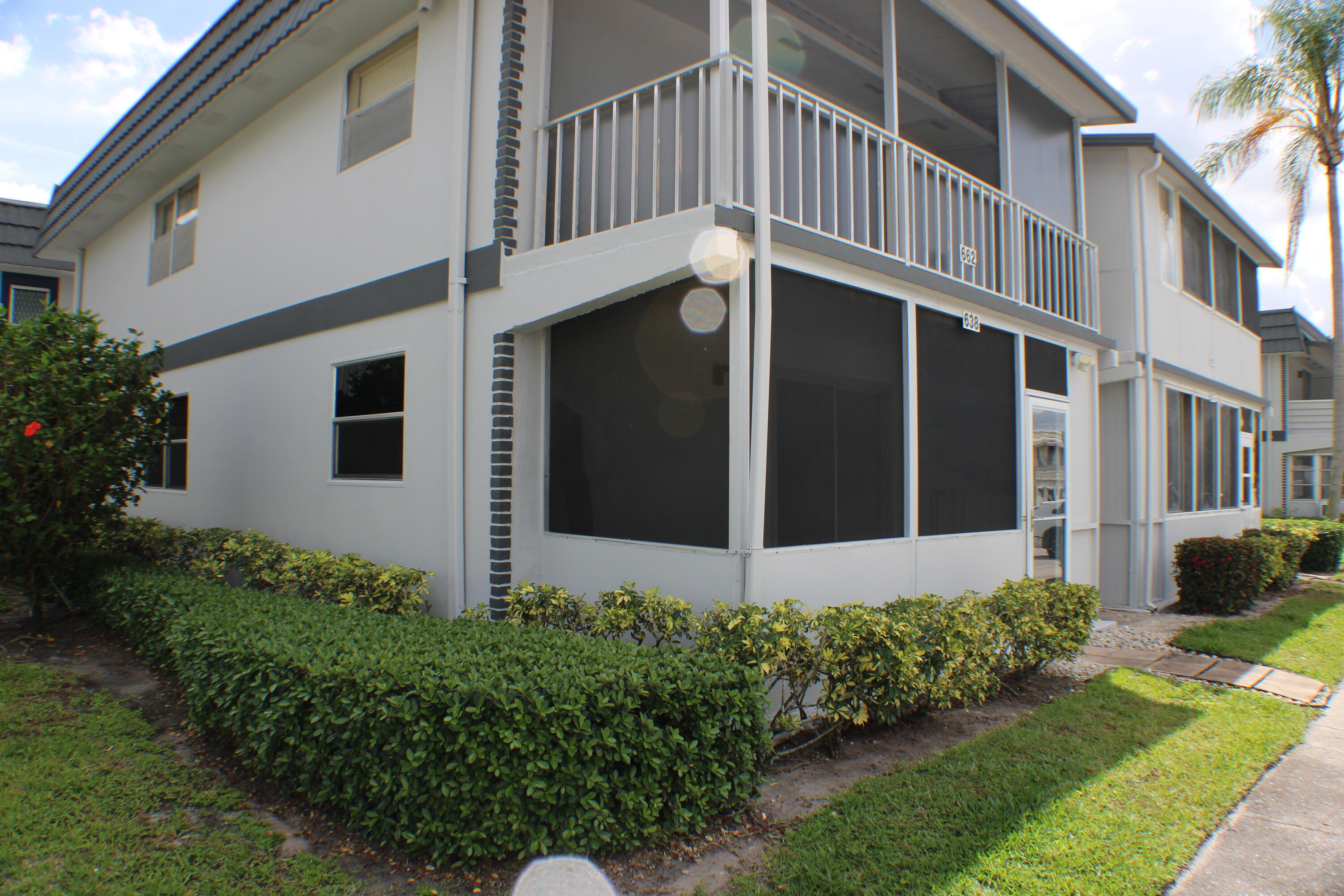 638 Saxony Place Delray Beach, FL 33446 - Photo 4 of 10 IMG_0191