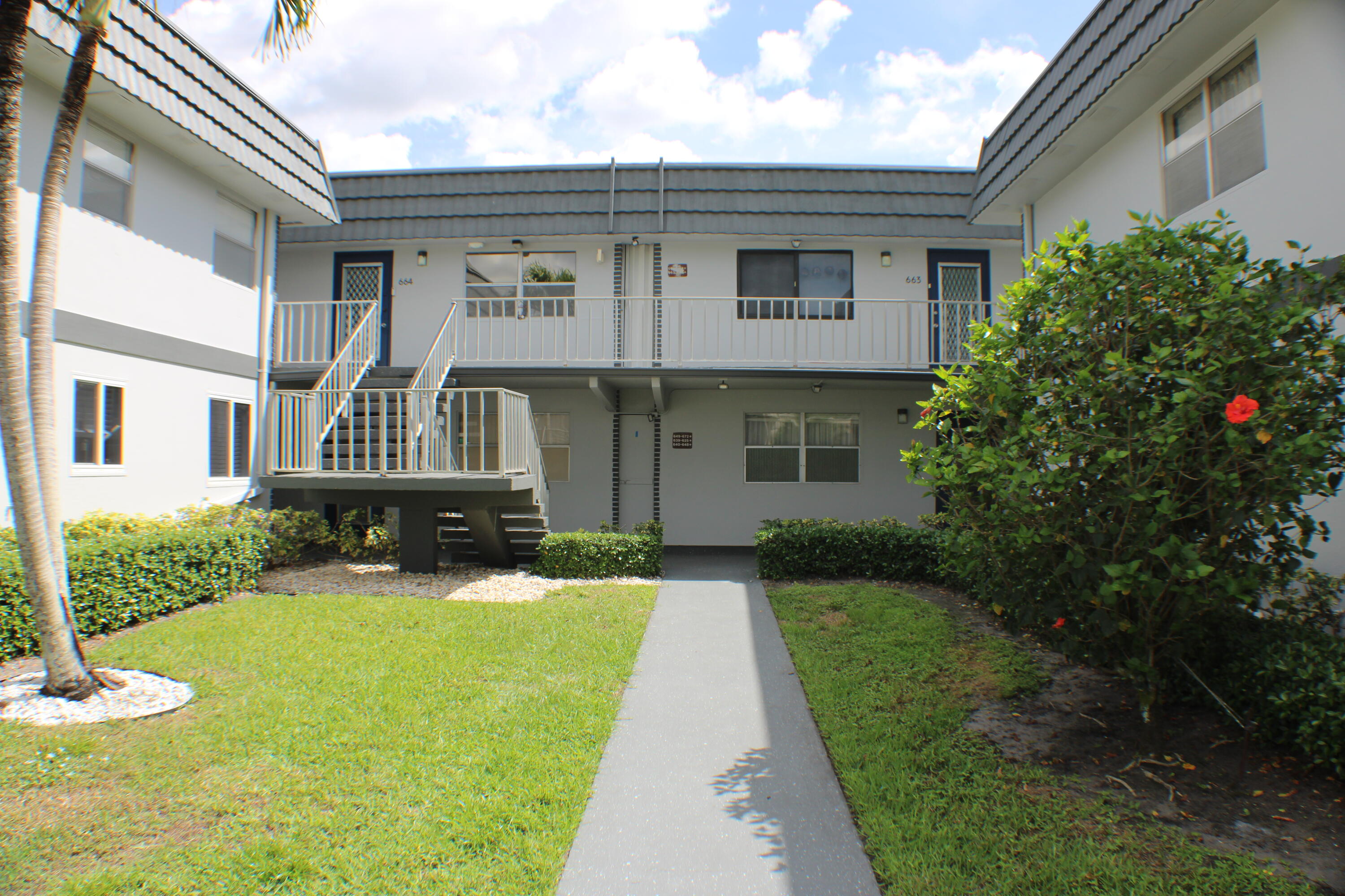 638 Saxony Place Delray Beach, FL 33446 - Photo 5 of 10 IMG_0192