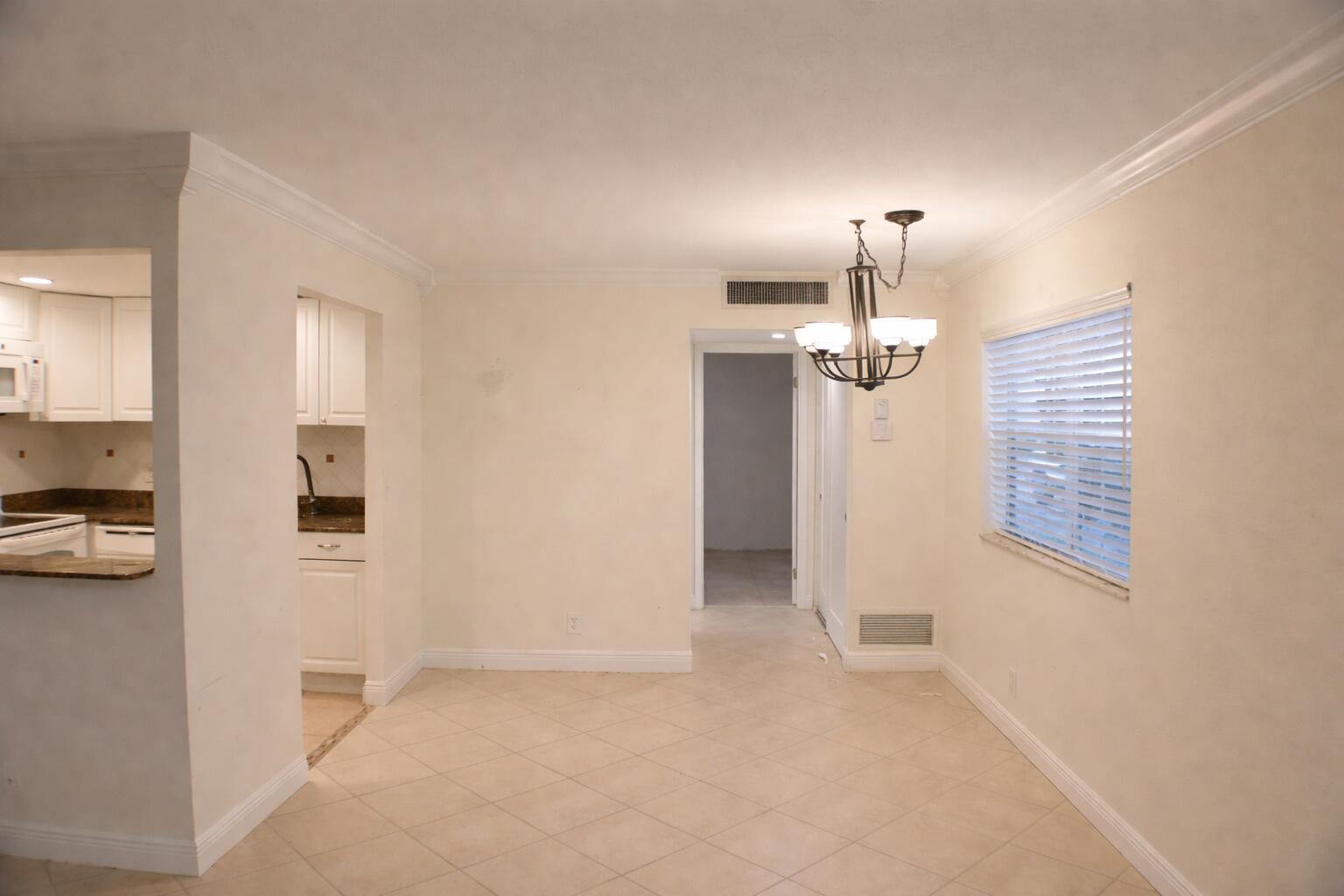 638 Saxony Place Delray Beach, FL 33446 - Photo 8 of 10 638saxdining