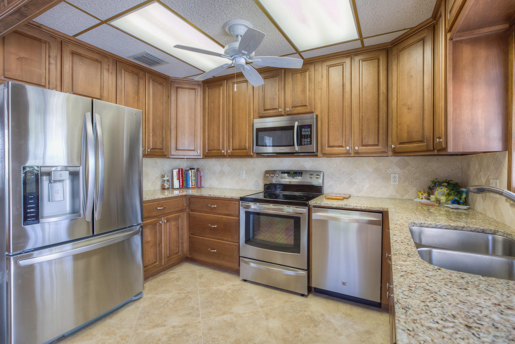 158 Dubonnet Road Tavernier, FL 33070 - Photo 5 of 31 5-Kitchen