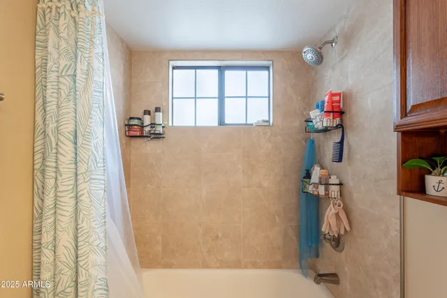 a view of entryway with workspace