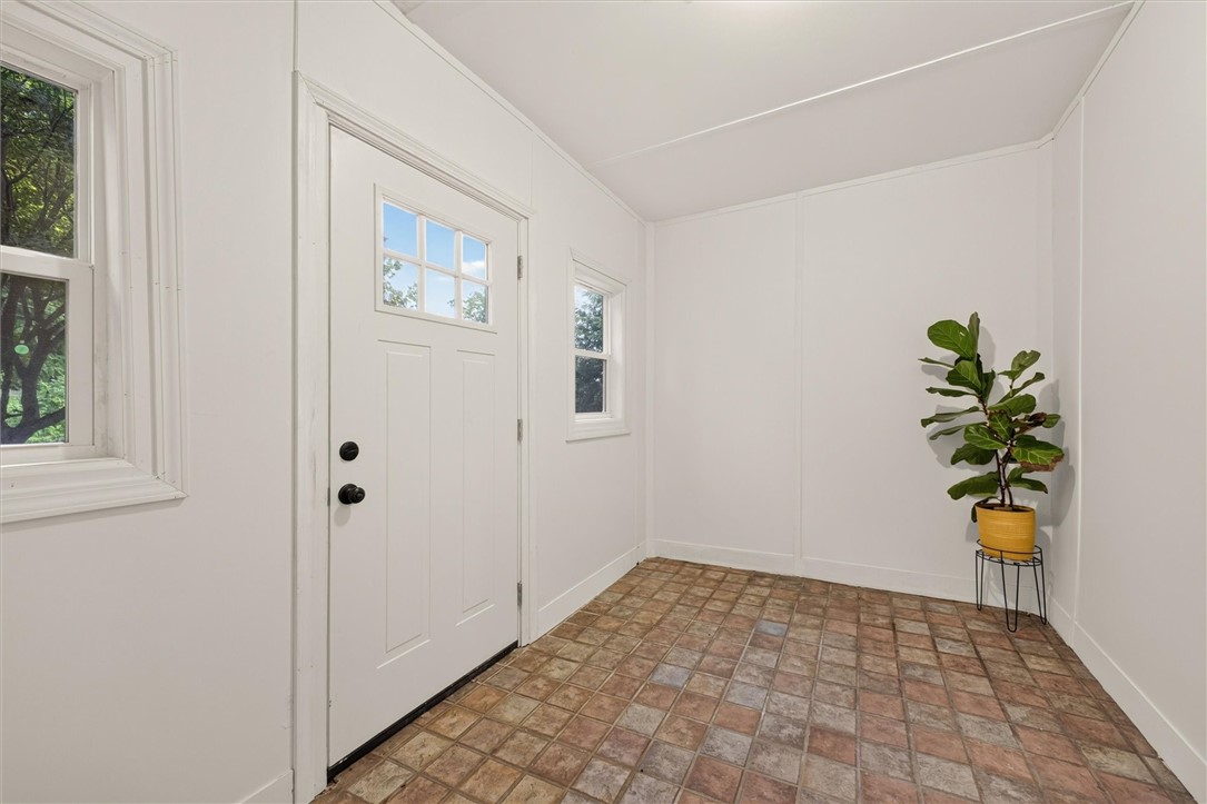 383 Brooks Road Henrietta, NY 14586 - Photo 12 of 38