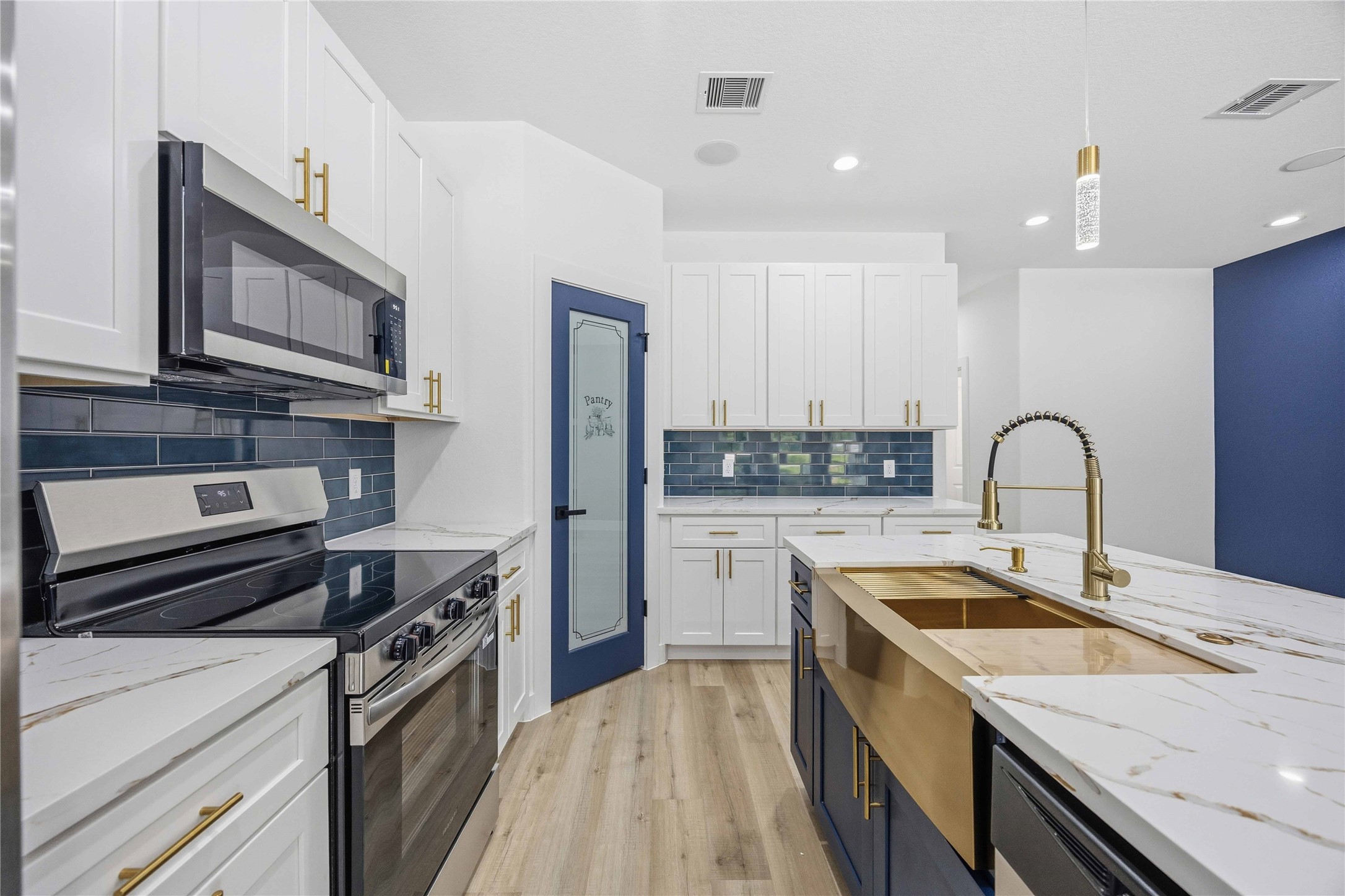 8531 Rinn Street, Unit A Houston, TX 77078 - Photo 7 of 30