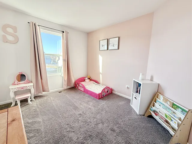 $375,000 | 1013 Daniel Street, Plano, IL 60545