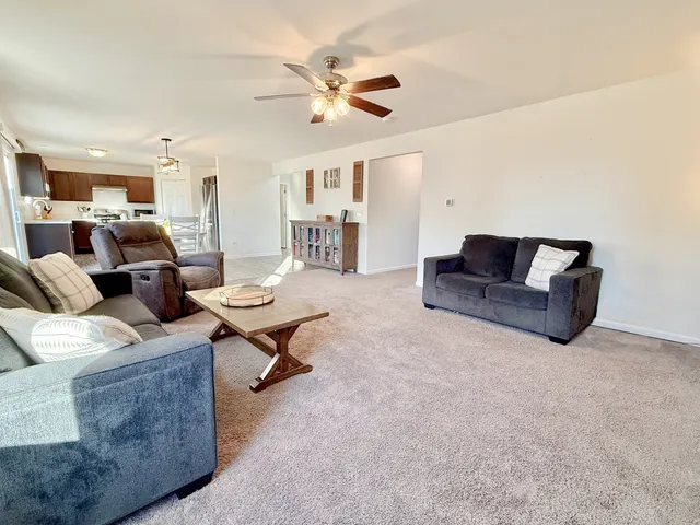 $375,000 | 1013 Daniel Street, Plano, IL 60545