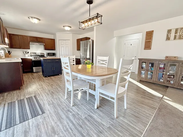 $375,000 | 1013 Daniel Street, Plano, IL 60545