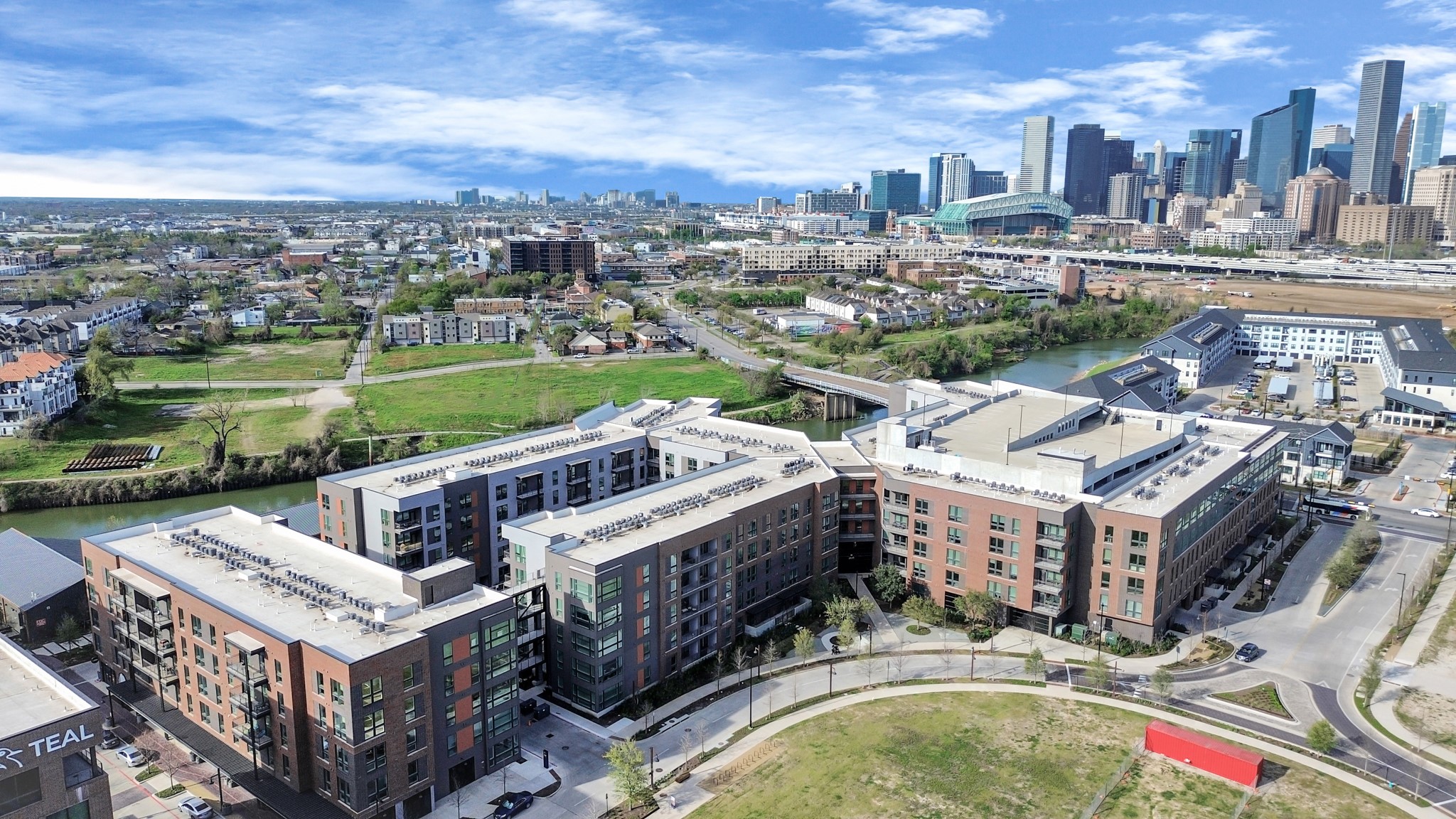 2810 Riverby Road, Unit 225 Houston, TX 77020 - Photo 33 of 47 a city view with tall buildings