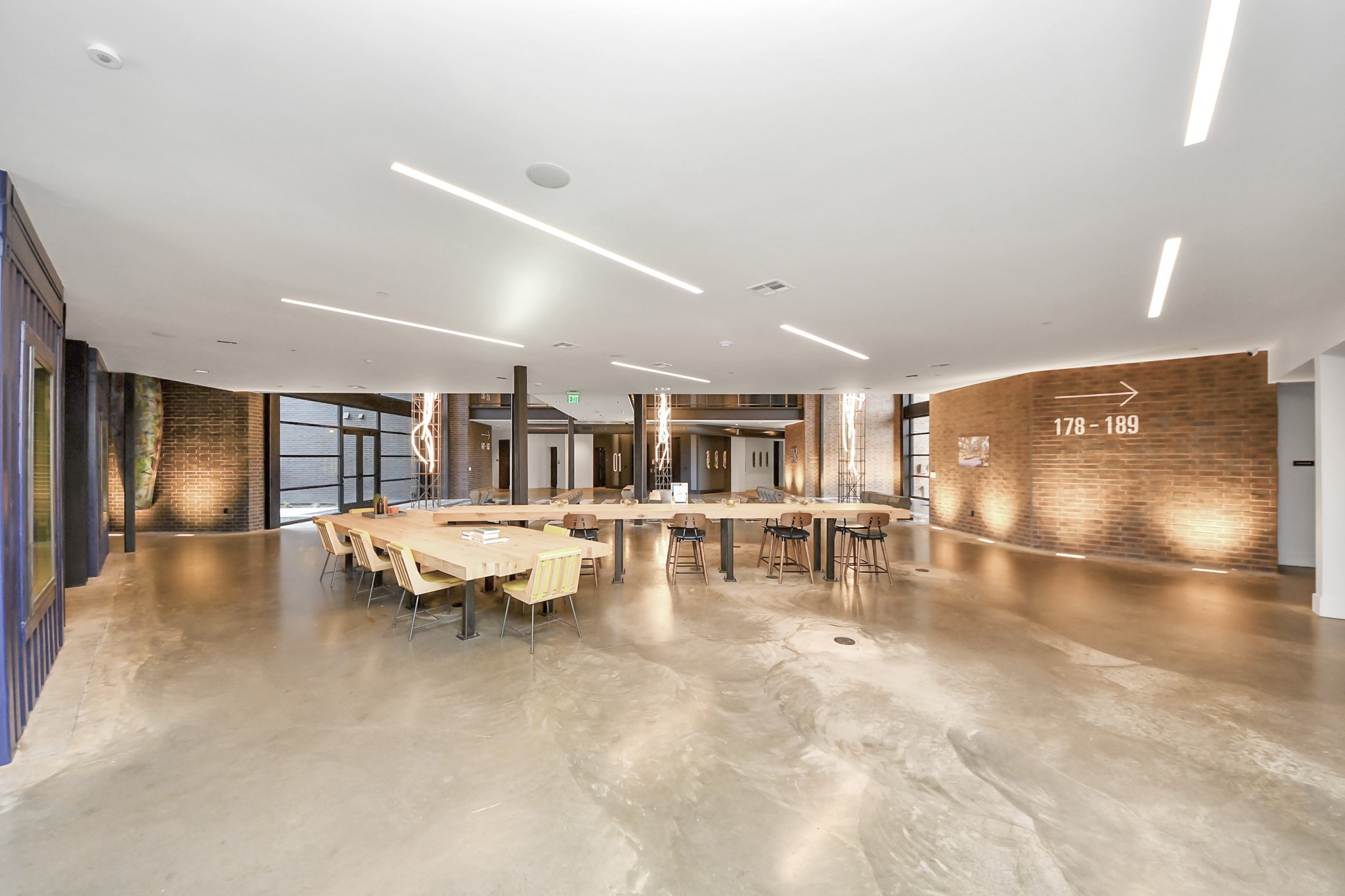 2810 Riverby Road, Unit 225 Houston, TX 77020 - Photo 41 of 47 a living room with furniture and a table