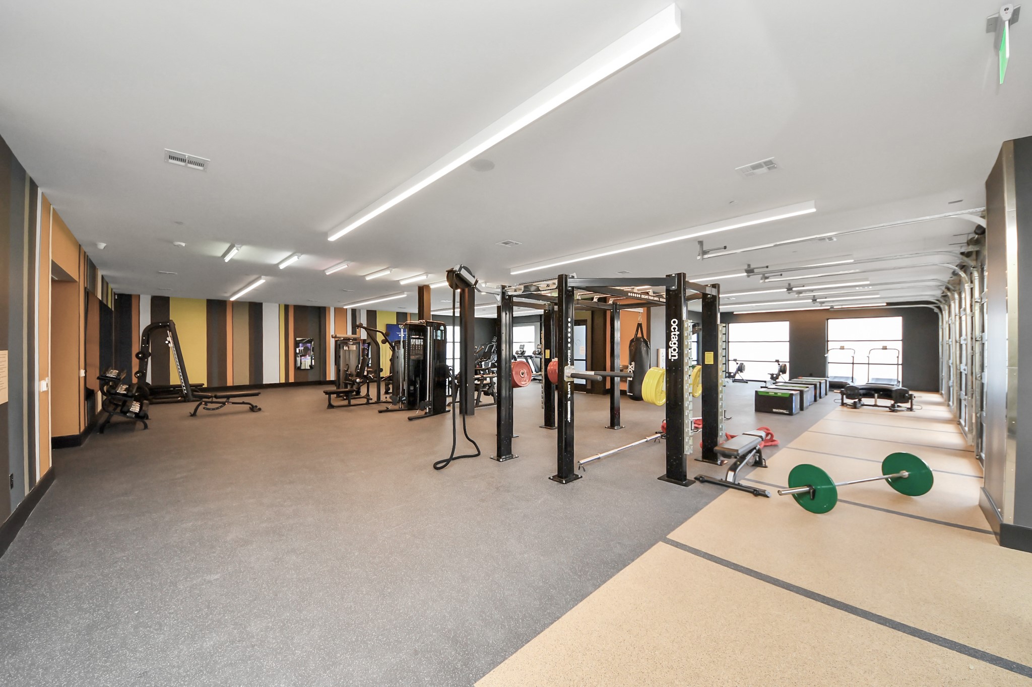 2810 Riverby Road, Unit 225 Houston, TX 77020 - Photo 43 of 47 a view of a room with gym equipment