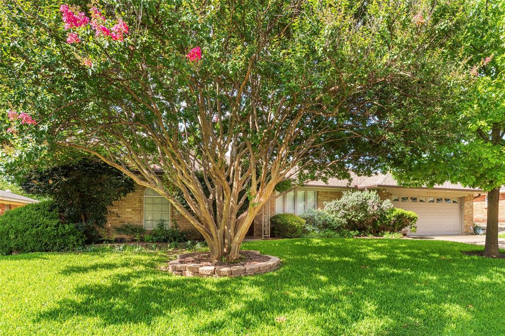 1008 Rocky Canyon Road Arlington, TX 76012 - Photo 2 of 37