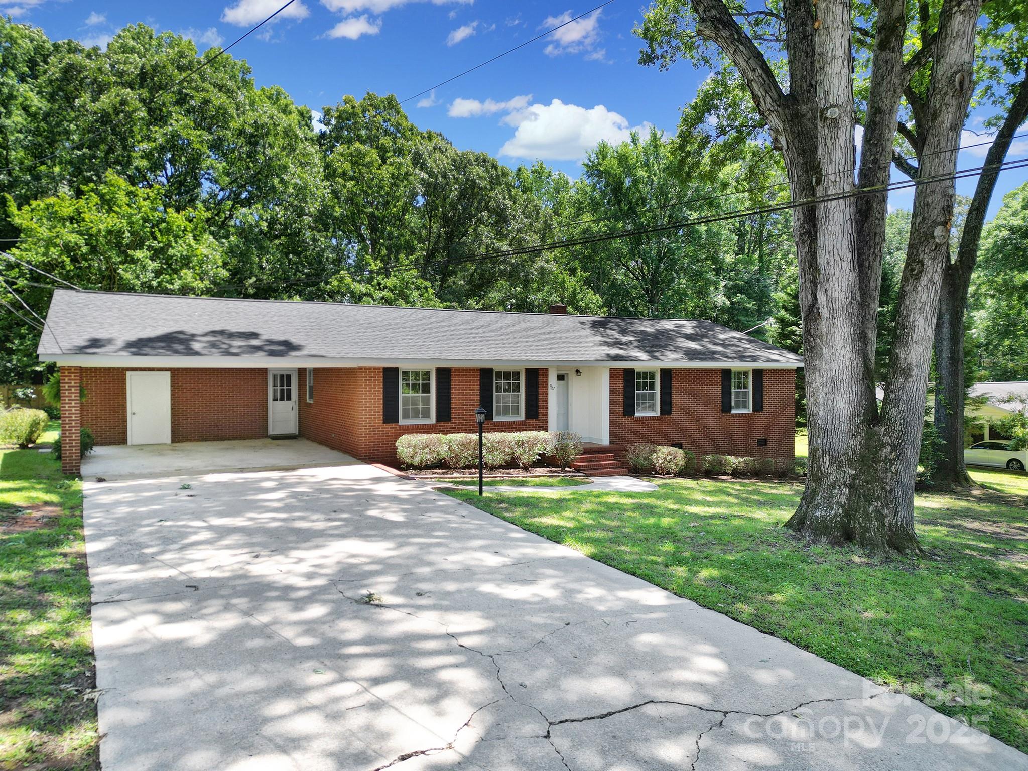 967 State Rd S-29-376 Lancaster, SC 29720 - Photo 1 of 33 a front view of a house with yard