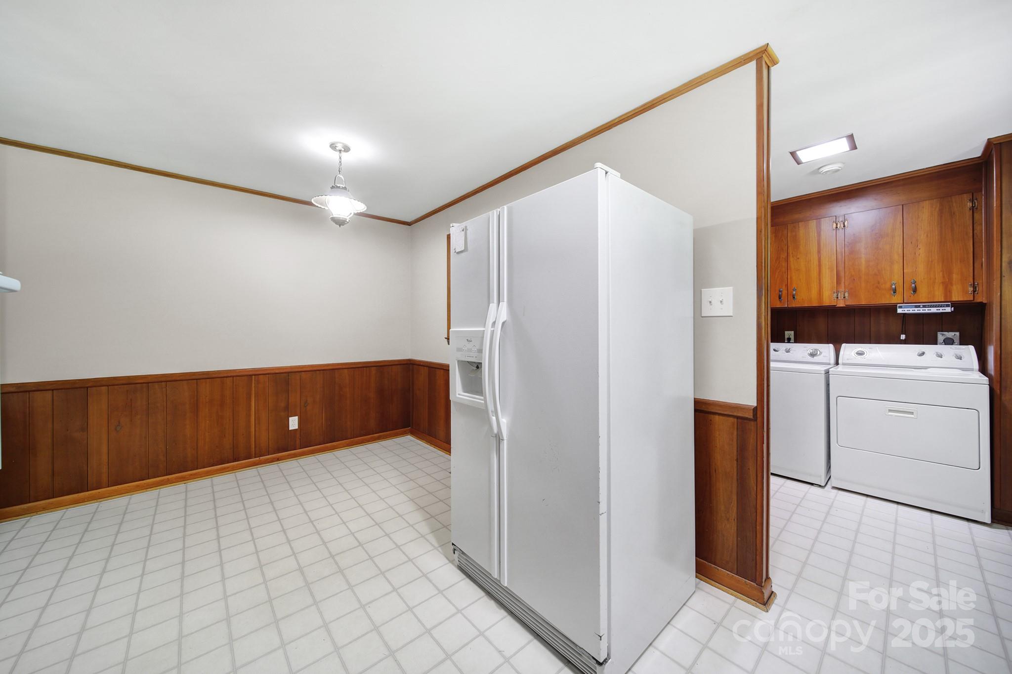 967 State Rd S-29-376 Lancaster, SC 29720 - Photo 11 of 33 a view of an empty room with a kitchen