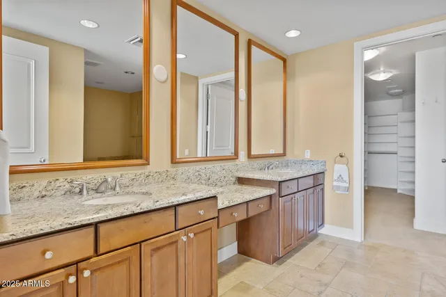 $5,850 | 2211 East Camelback Road, Unit 604, Phoenix, AZ 85016