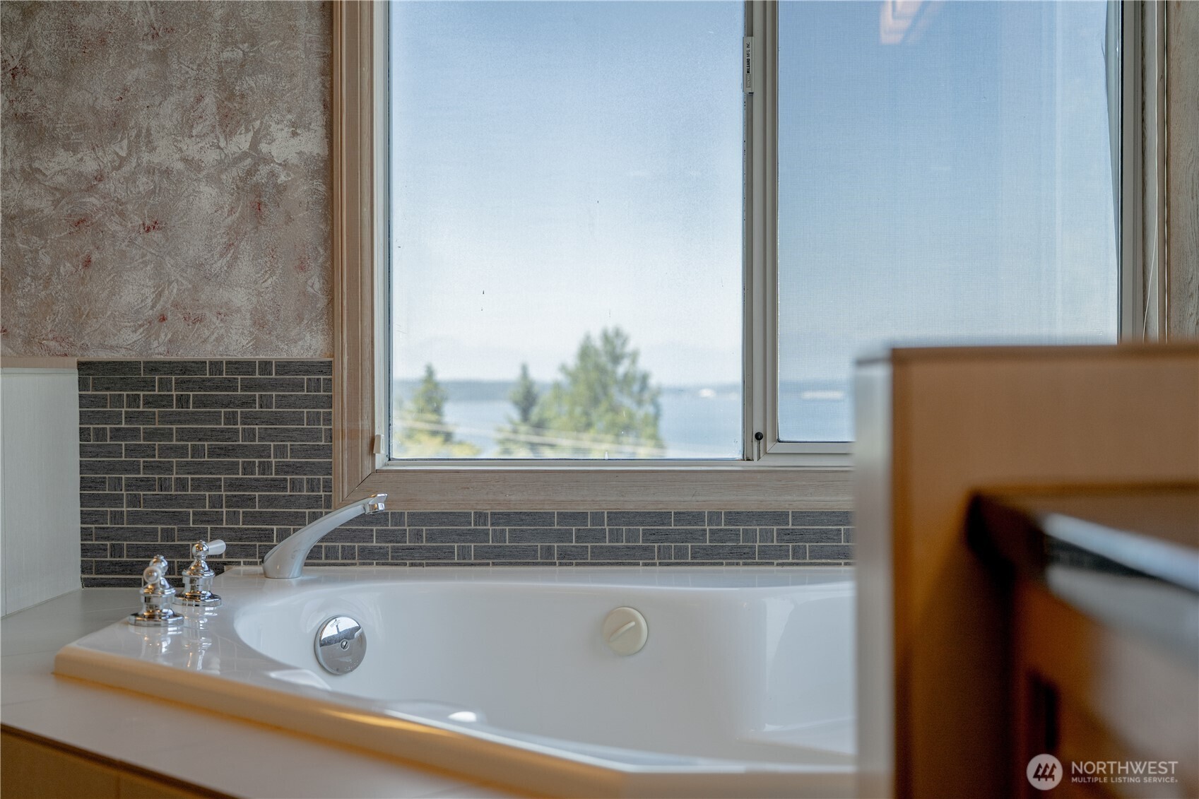 9297 44th Avenue Southwest Seattle, WA 98136 - Photo 27 of 40