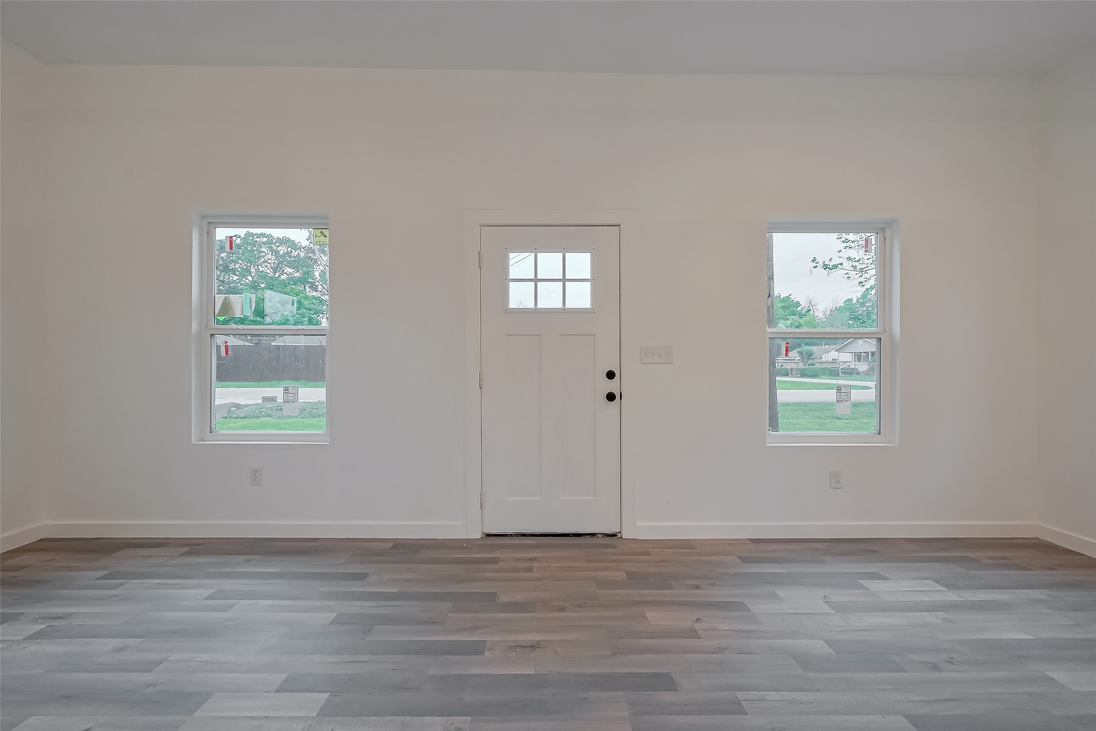 9005 Hilda Street Houston, TX 77033 - Photo 2 of 17