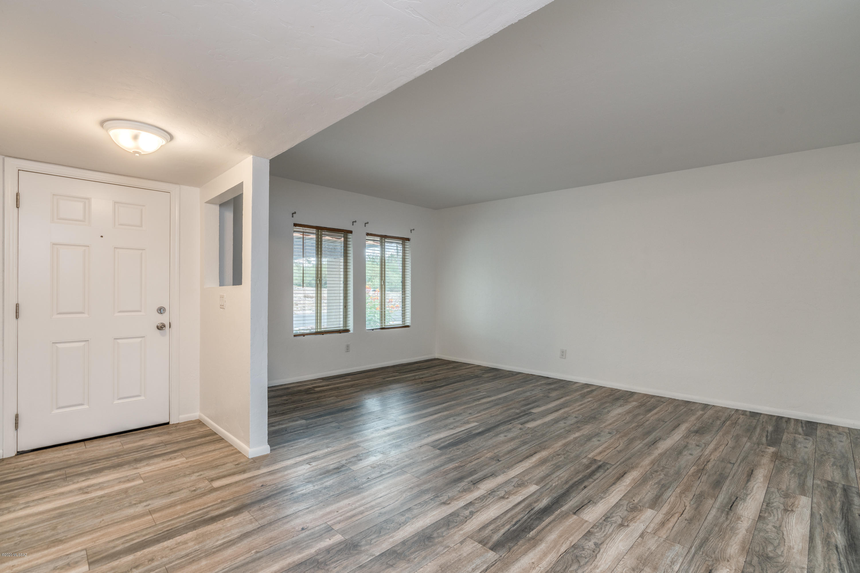 1327 South Wright Road Tucson, AZ 85713 - Photo 4 of 42