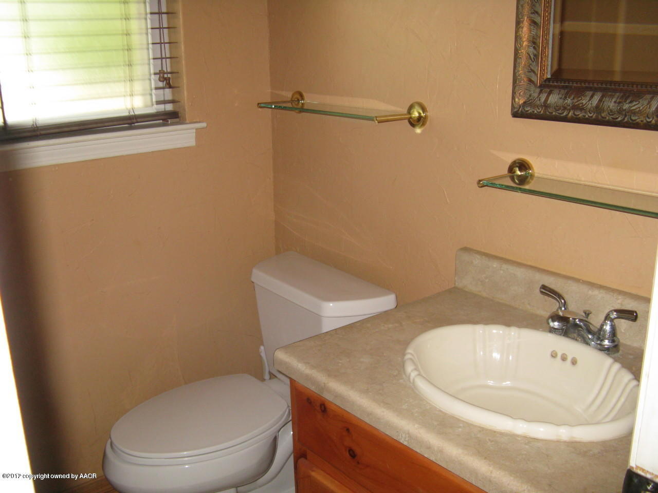 5100 Camp Lane Amarillo, TX 79110 - Photo 8 of 13 Half bath