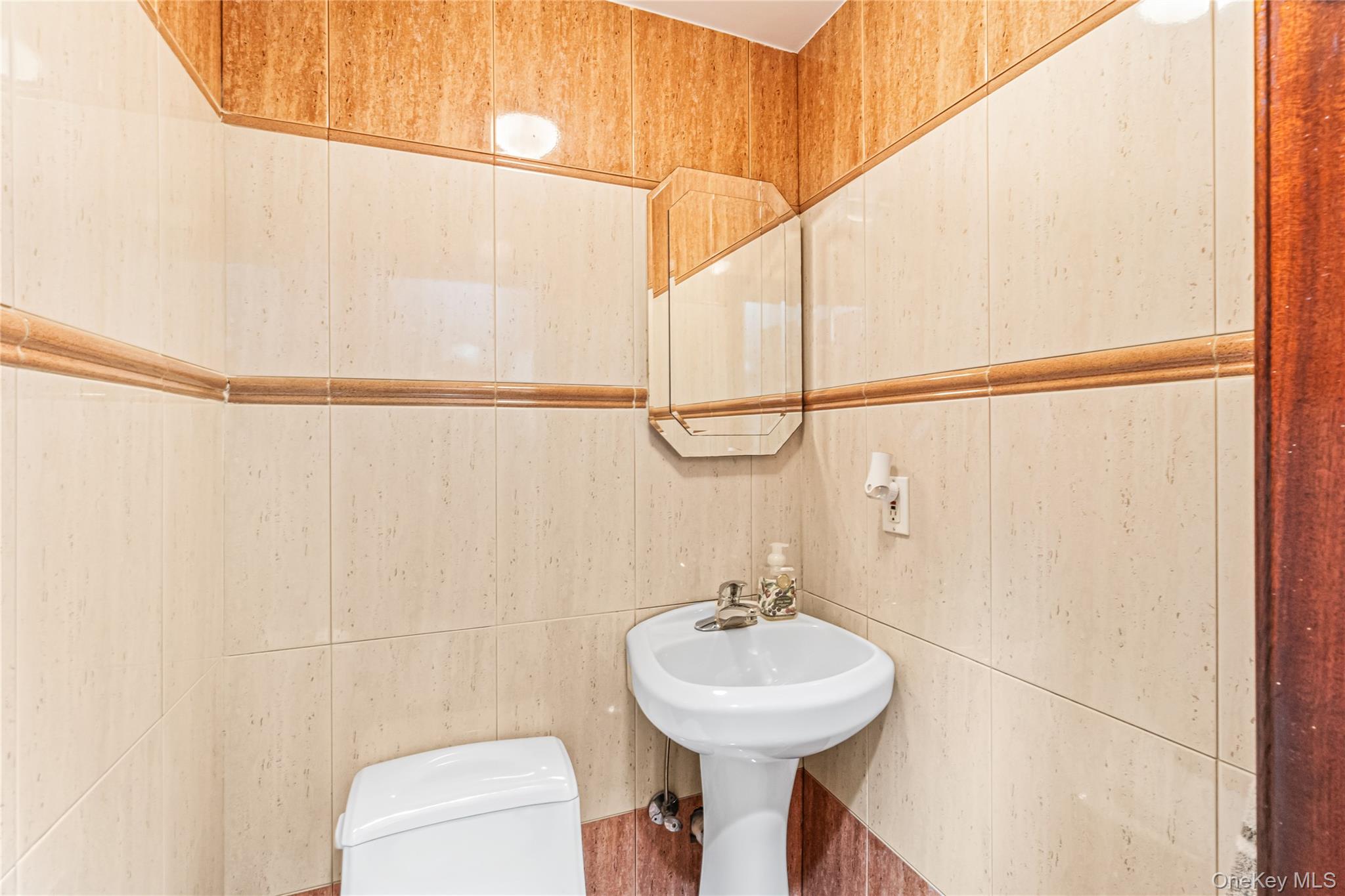 137-66 70th Road Queens, NY 11367 - Photo 9 of 26 Gallery Image 9