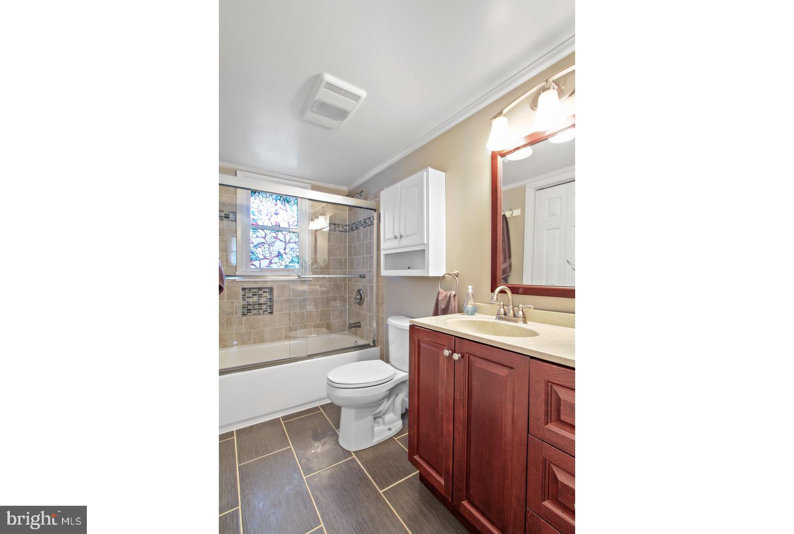 2109 Teslin Road York, PA 17404 - Photo 17 of 28