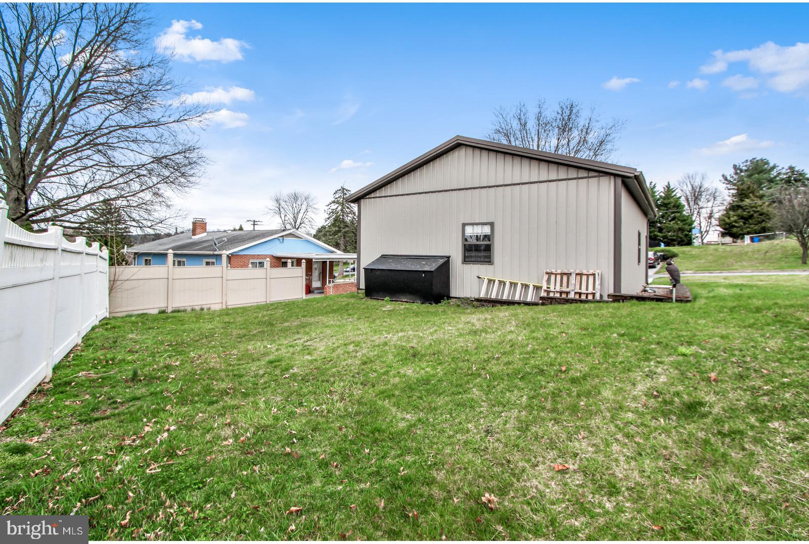 2109 Teslin Road York, PA 17404 - Photo 26 of 28