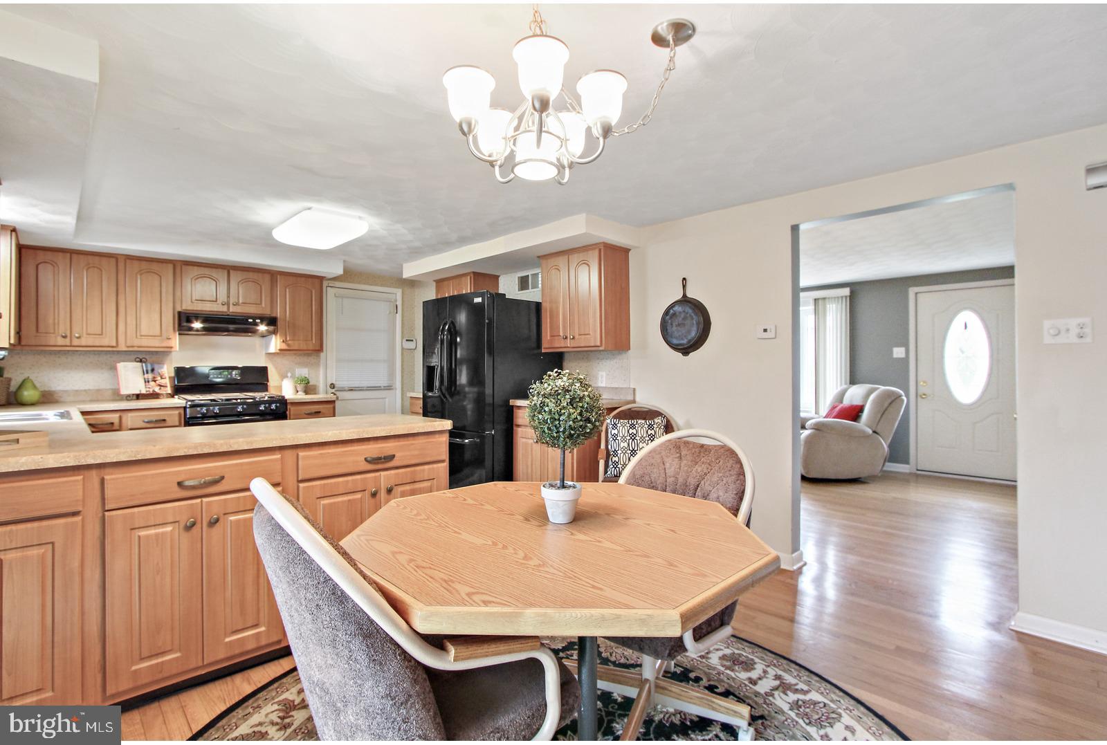 2109 Teslin Road York, PA 17404 - Photo 7 of 28