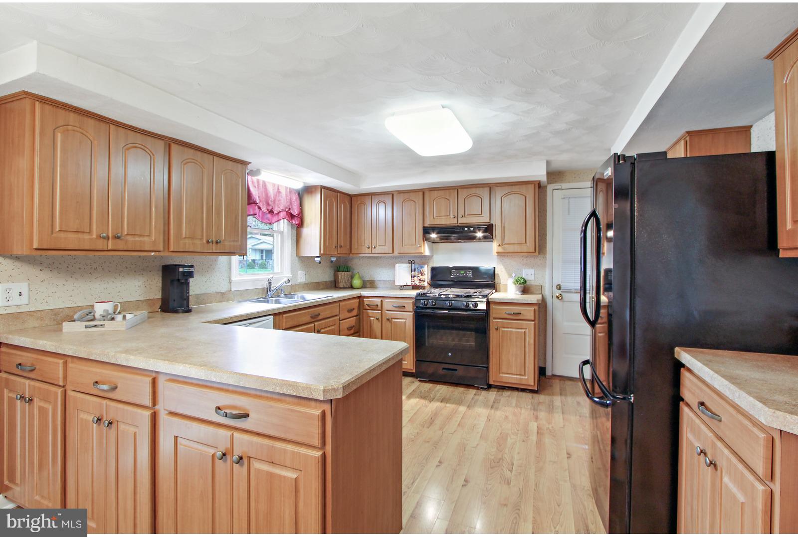 2109 Teslin Road York, PA 17404 - Photo 9 of 28