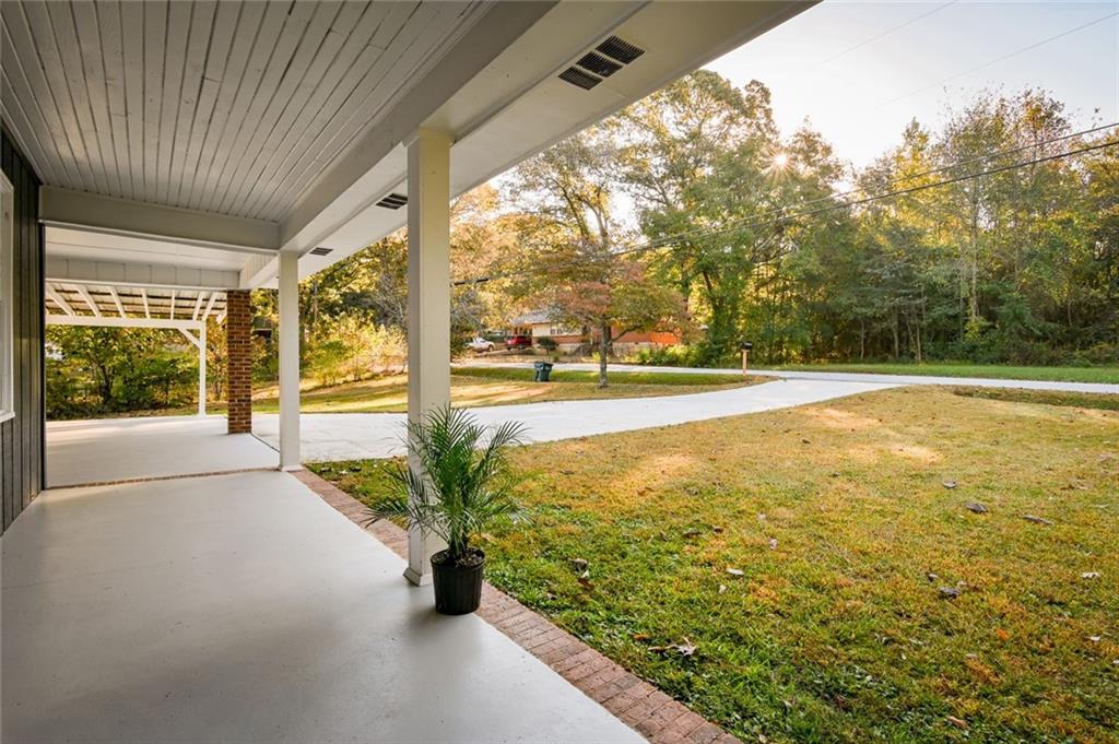 8196 Lakeview Drive Southwest Covington, GA 30014 - Photo 5 of 51