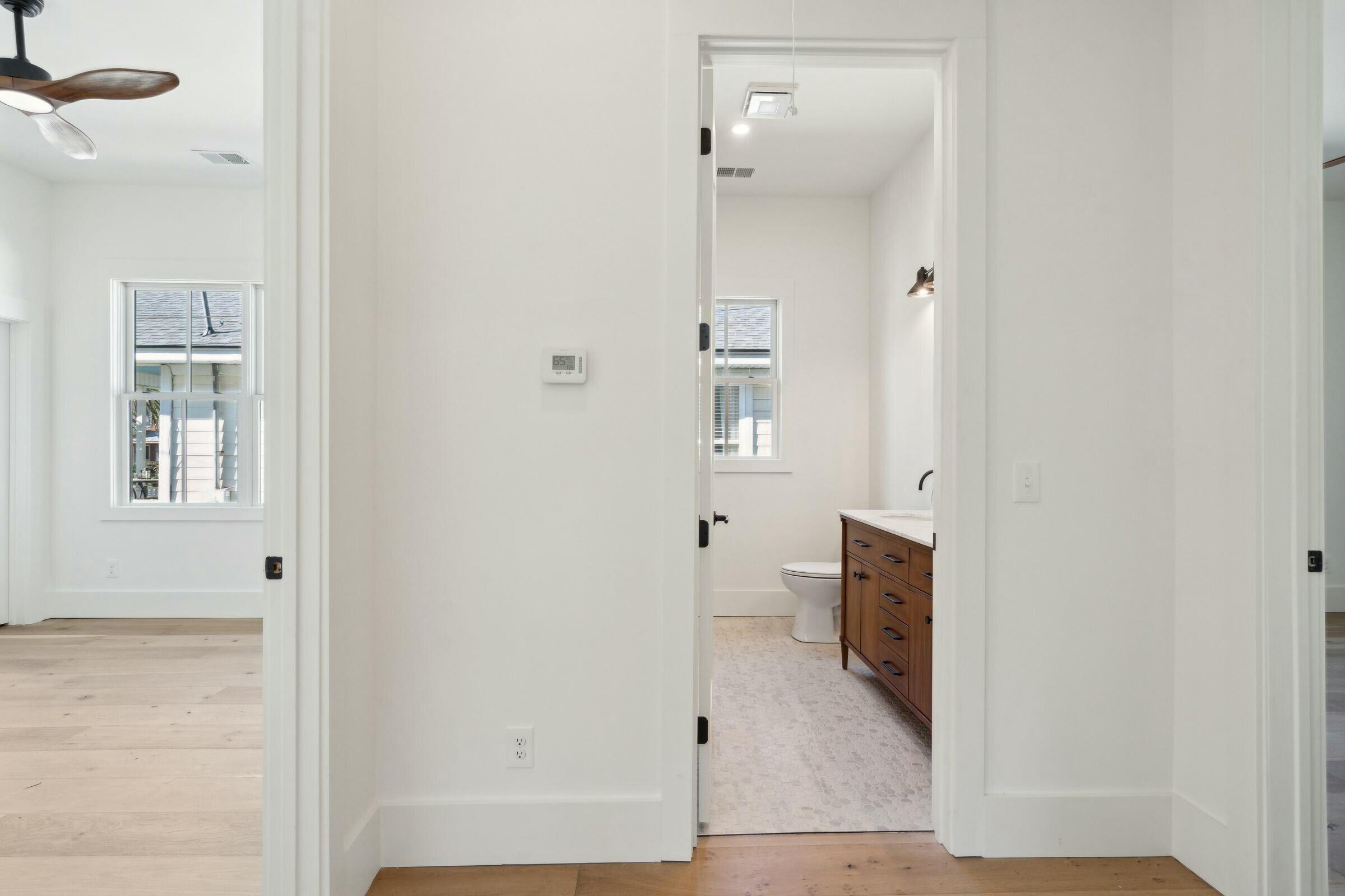 44 Poplar Street Charleston, SC 29403 - Photo 22 of 44 Full Bath