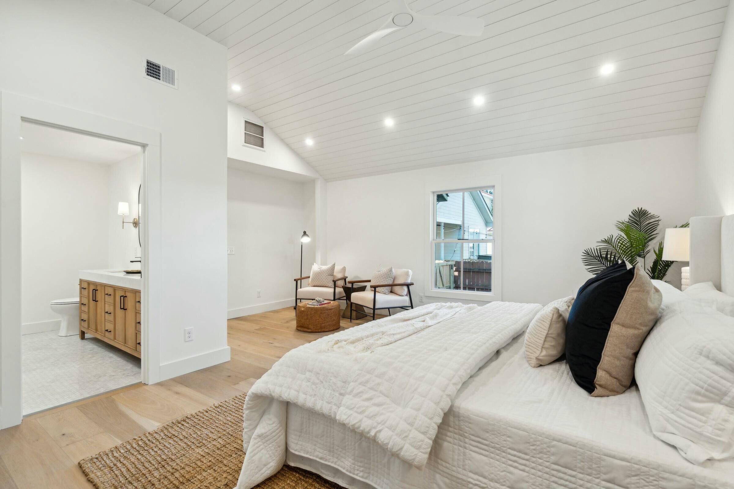 44 Poplar Street Charleston, SC 29403 - Photo 30 of 44 Primary Suite