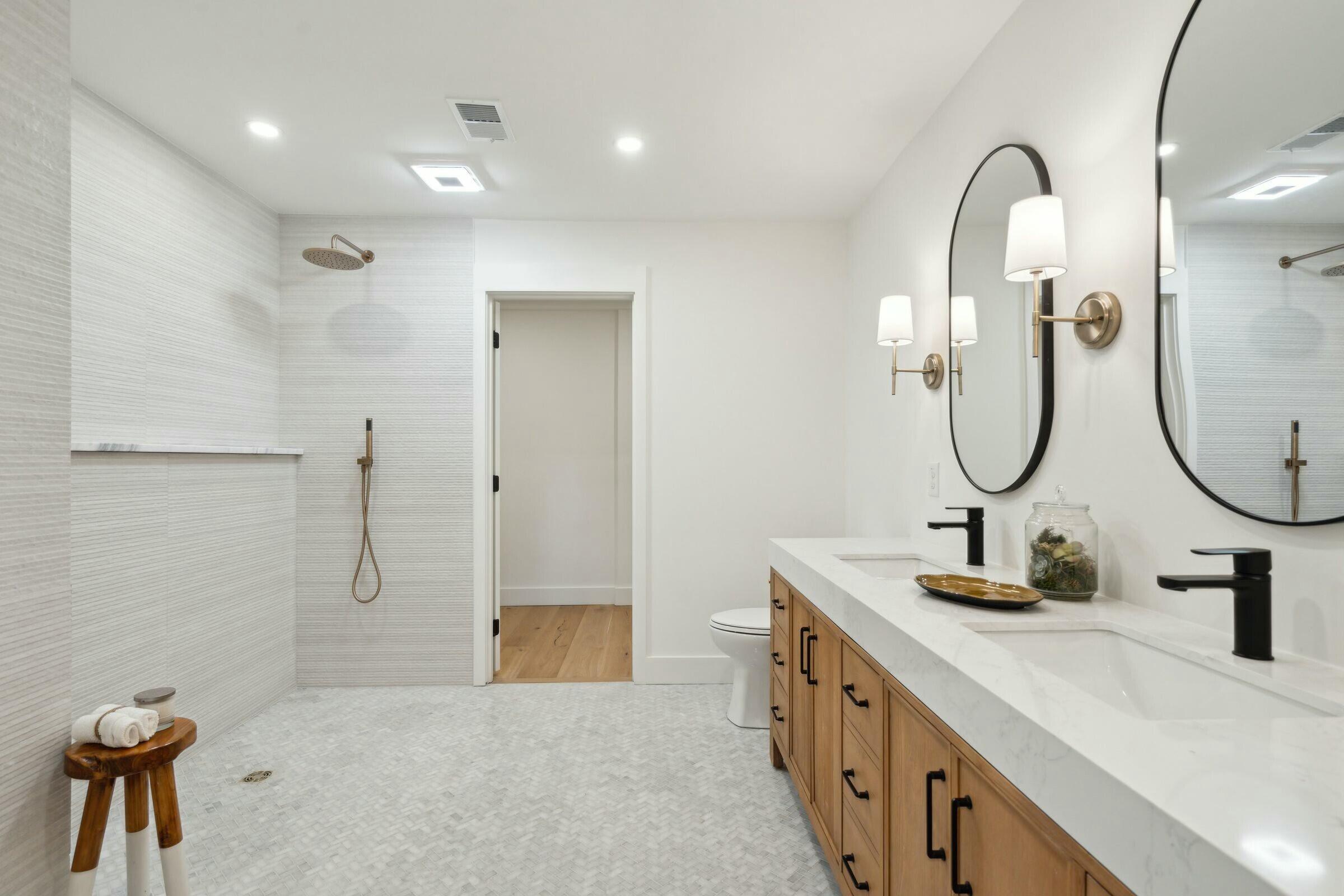 44 Poplar Street Charleston, SC 29403 - Photo 32 of 44 Primary Bathroom