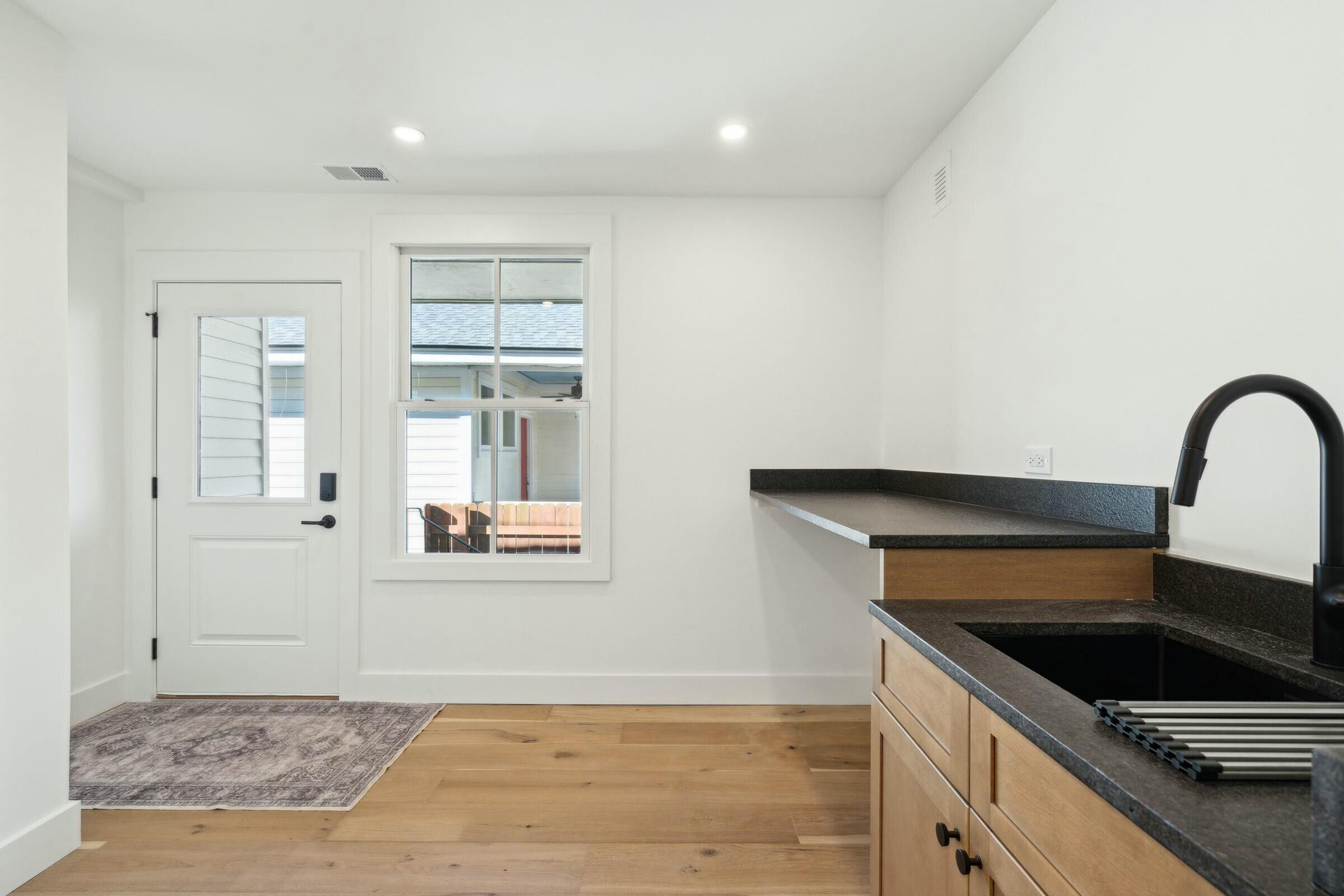 44 Poplar Street Charleston, SC 29403 - Photo 35 of 44 Laundry Room