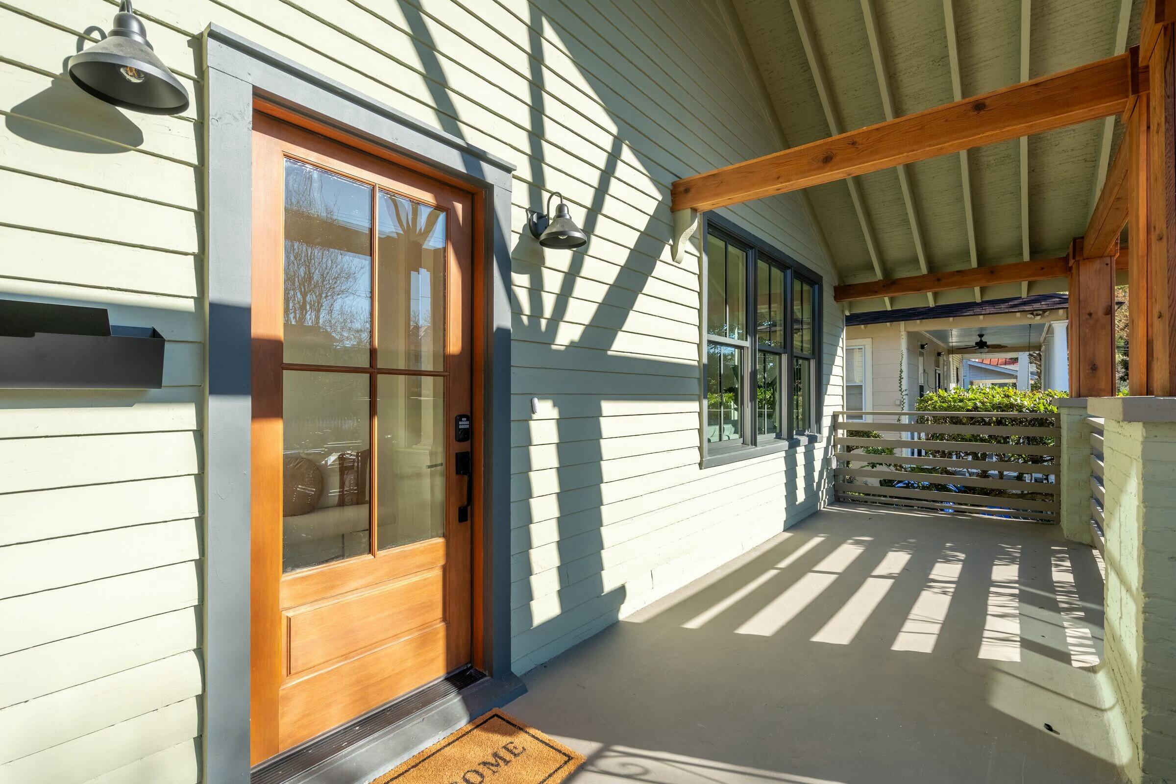 44 Poplar Street Charleston, SC 29403 - Photo 4 of 44 Entry/Porch