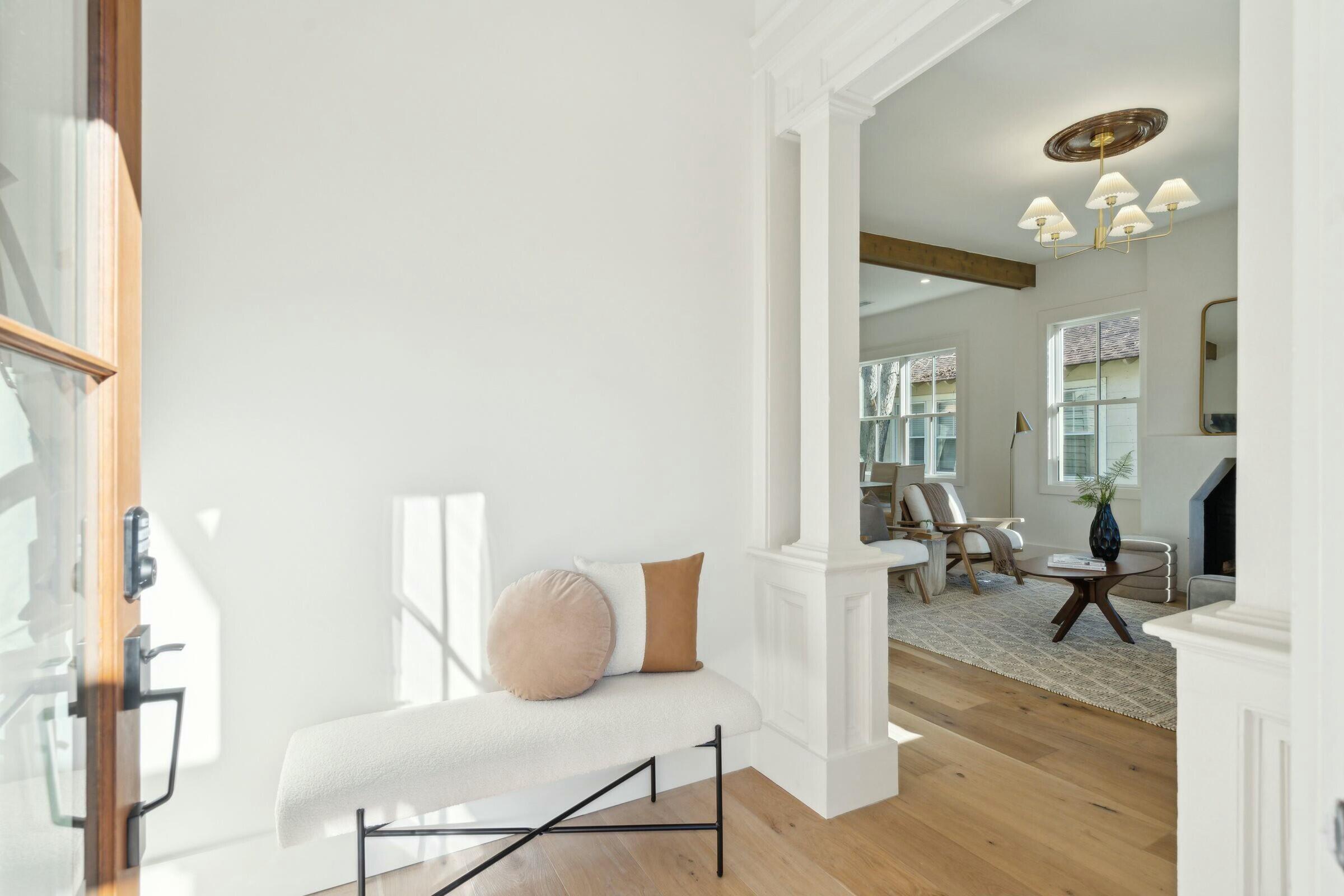 44 Poplar Street Charleston, SC 29403 - Photo 5 of 44 Entry/Foyer