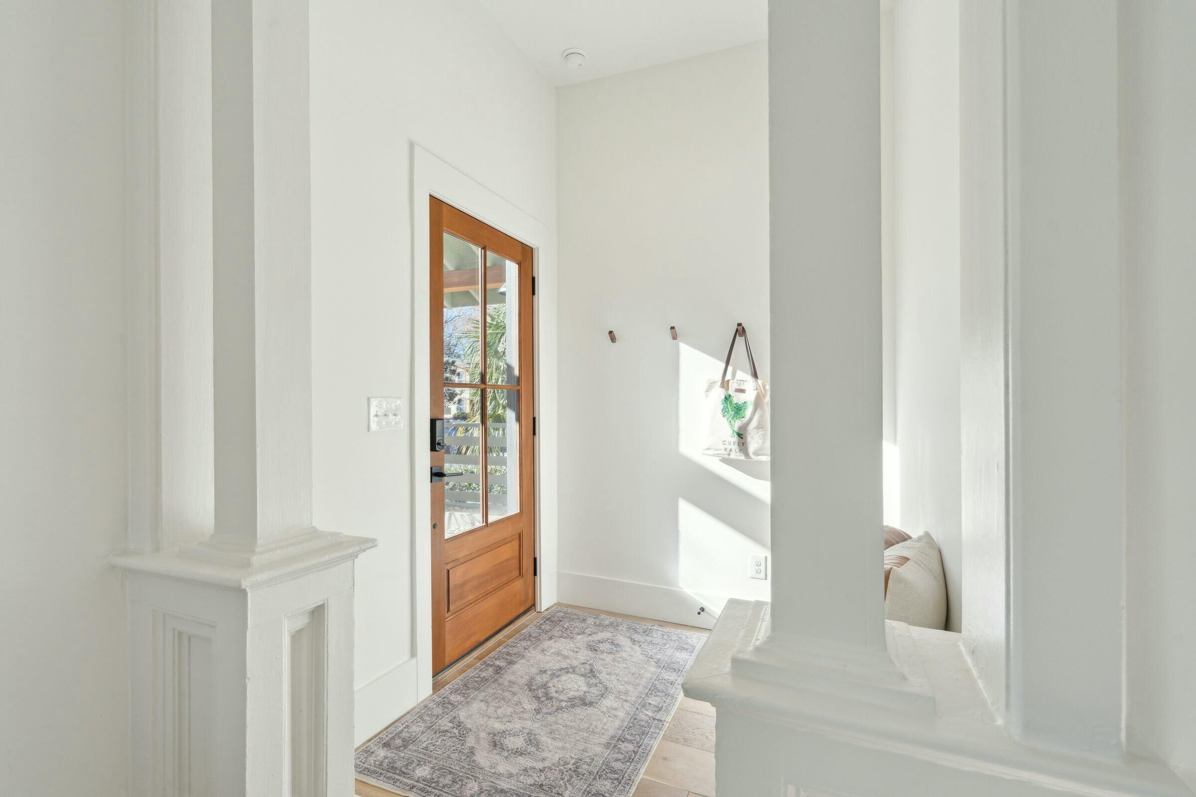 44 Poplar Street Charleston, SC 29403 - Photo 6 of 44 Entry/Foyer