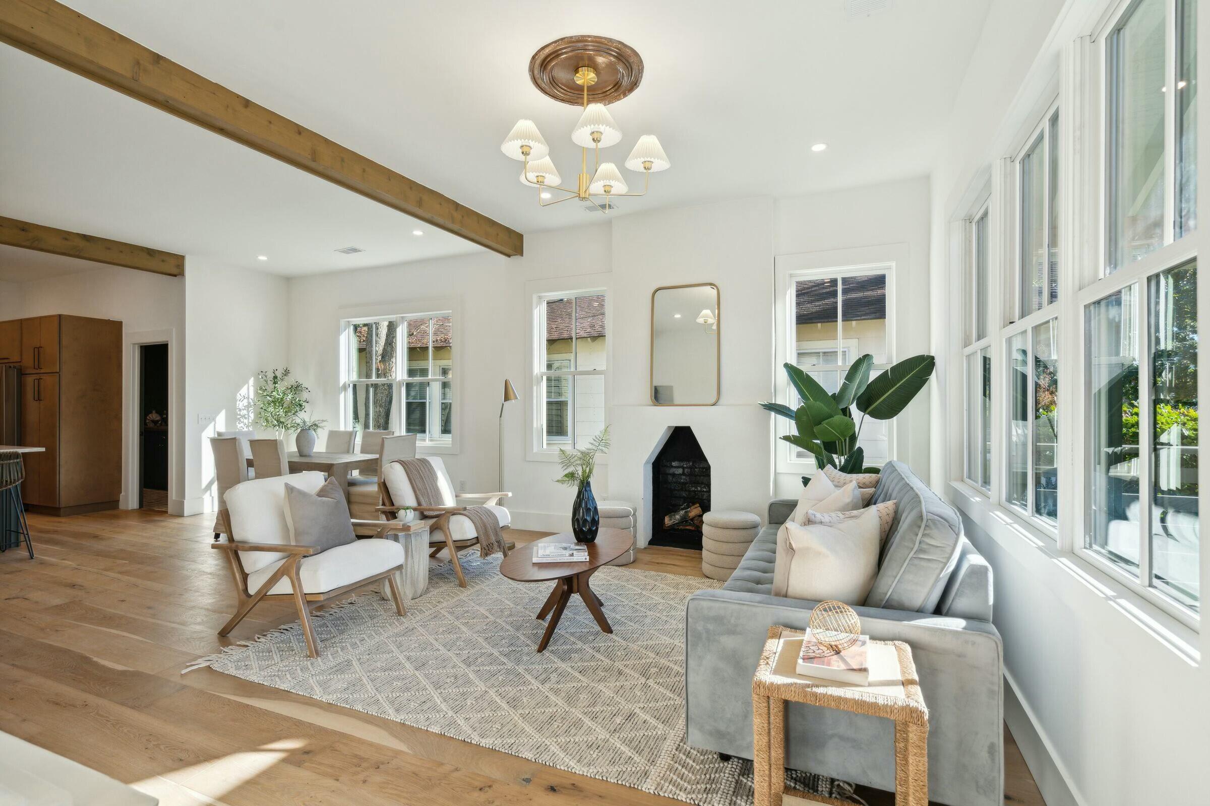 44 Poplar Street Charleston, SC 29403 - Photo 7 of 44 Living Room