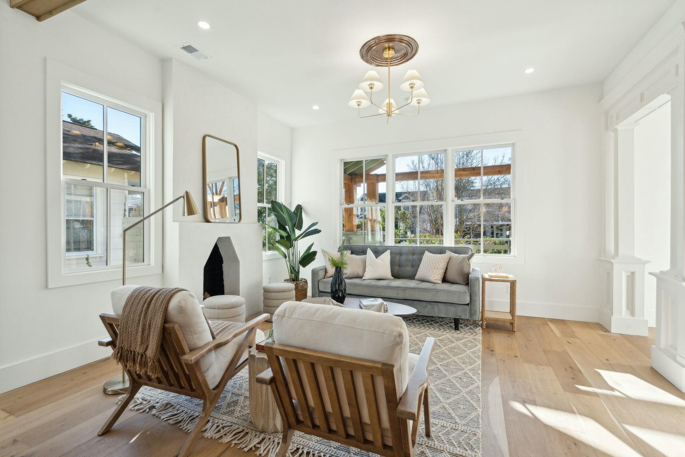 44 Poplar Street Charleston, SC 29403 - Photo 9 of 44 Living Room